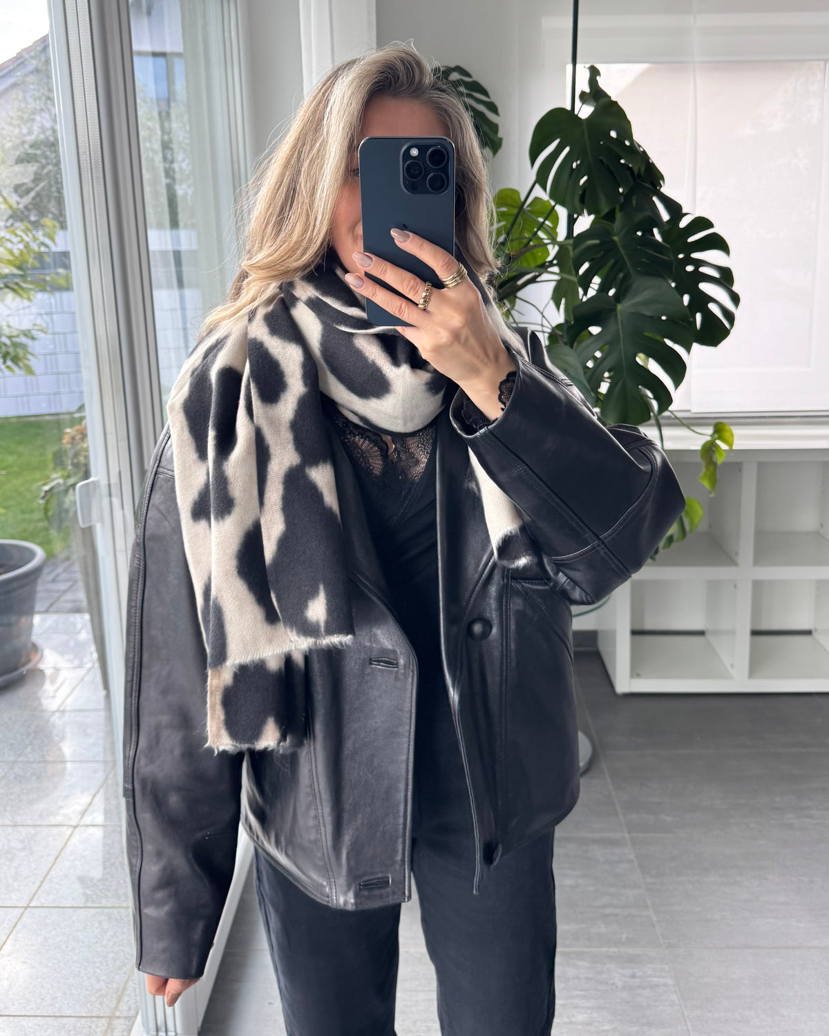 Viskose Schal Leoprint Schwarz