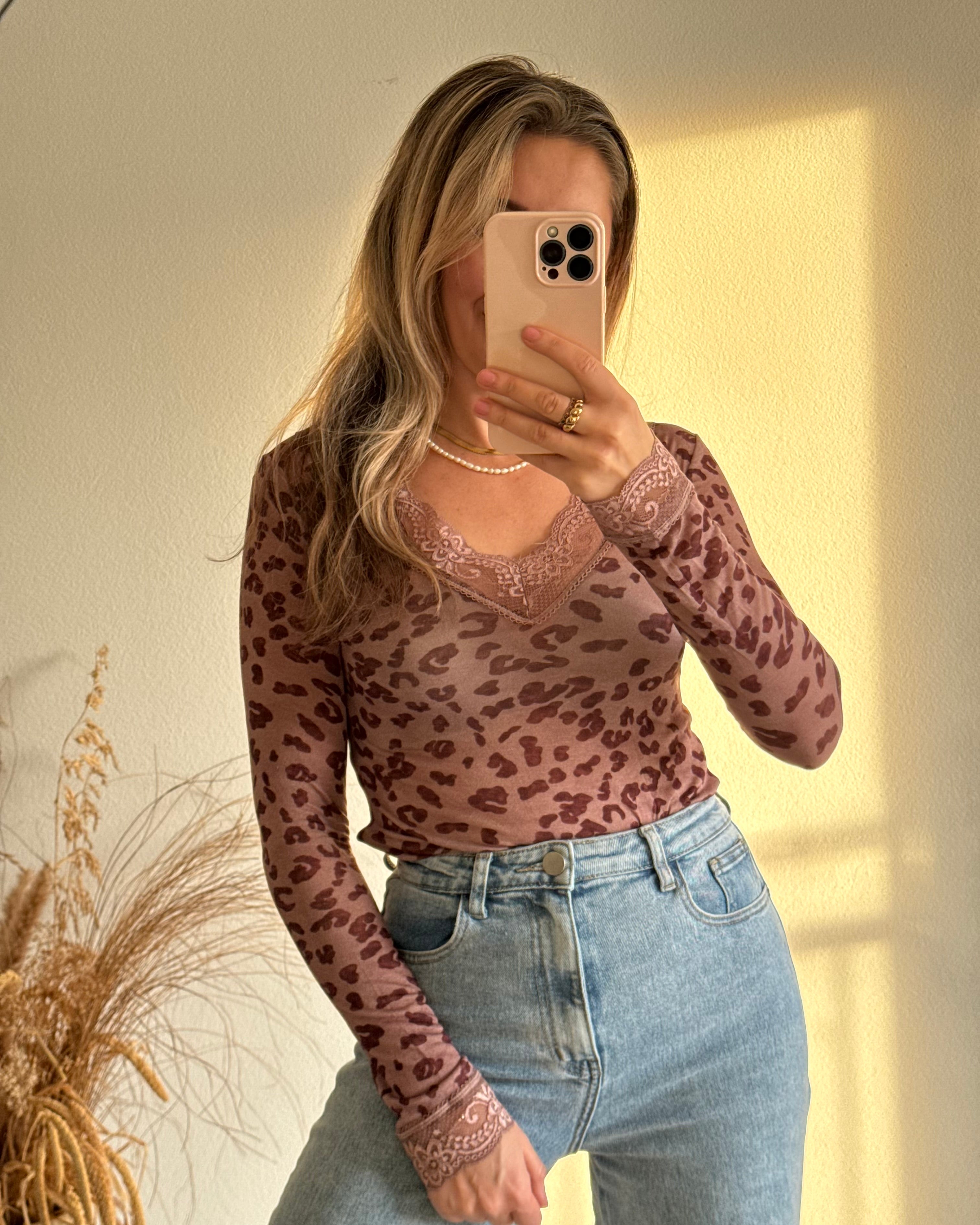 Stretchy Cashmere Langarmshirt mit Spitze Leo Beige