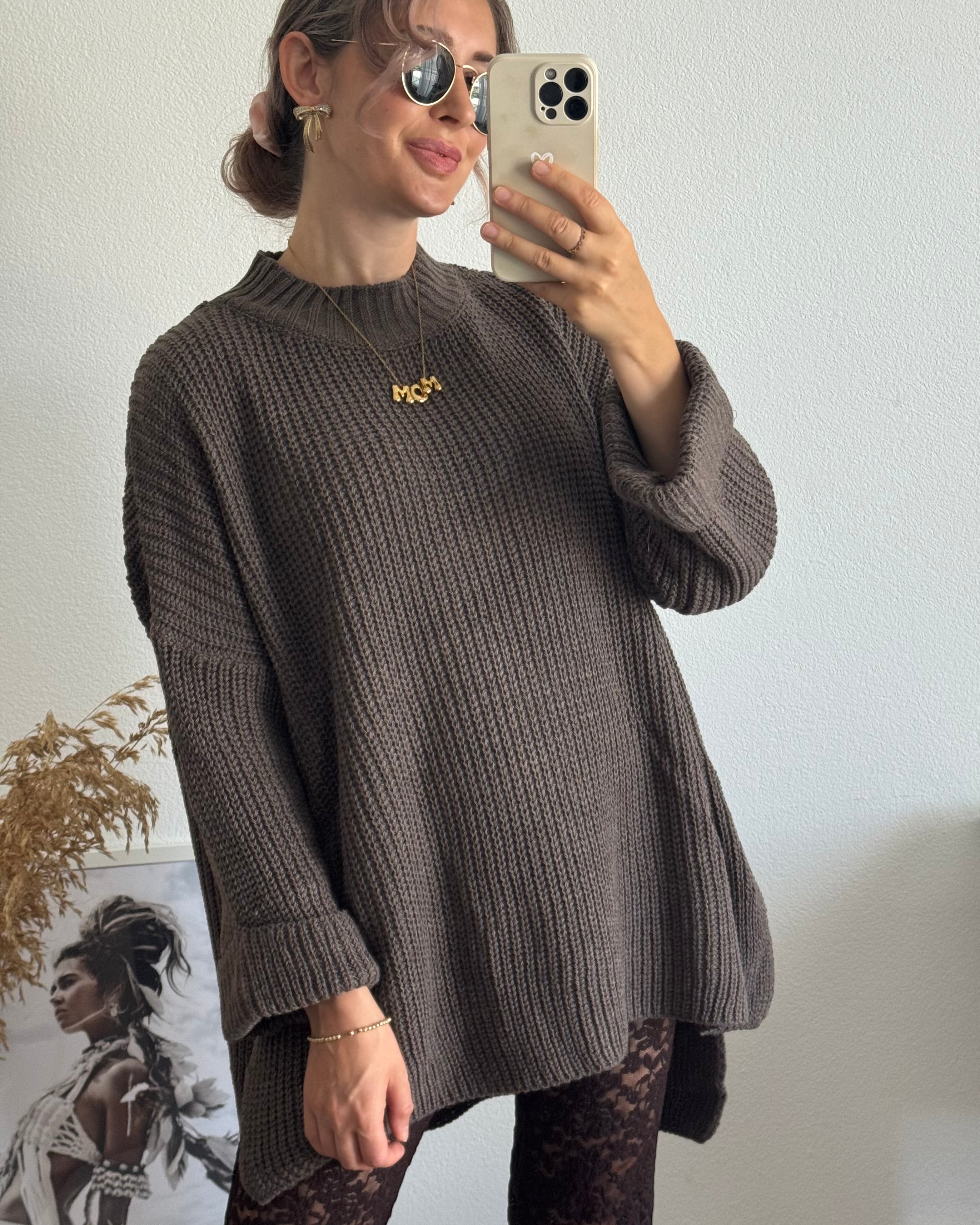 OVERSIZE PULLOVER MIT SCHLITZ