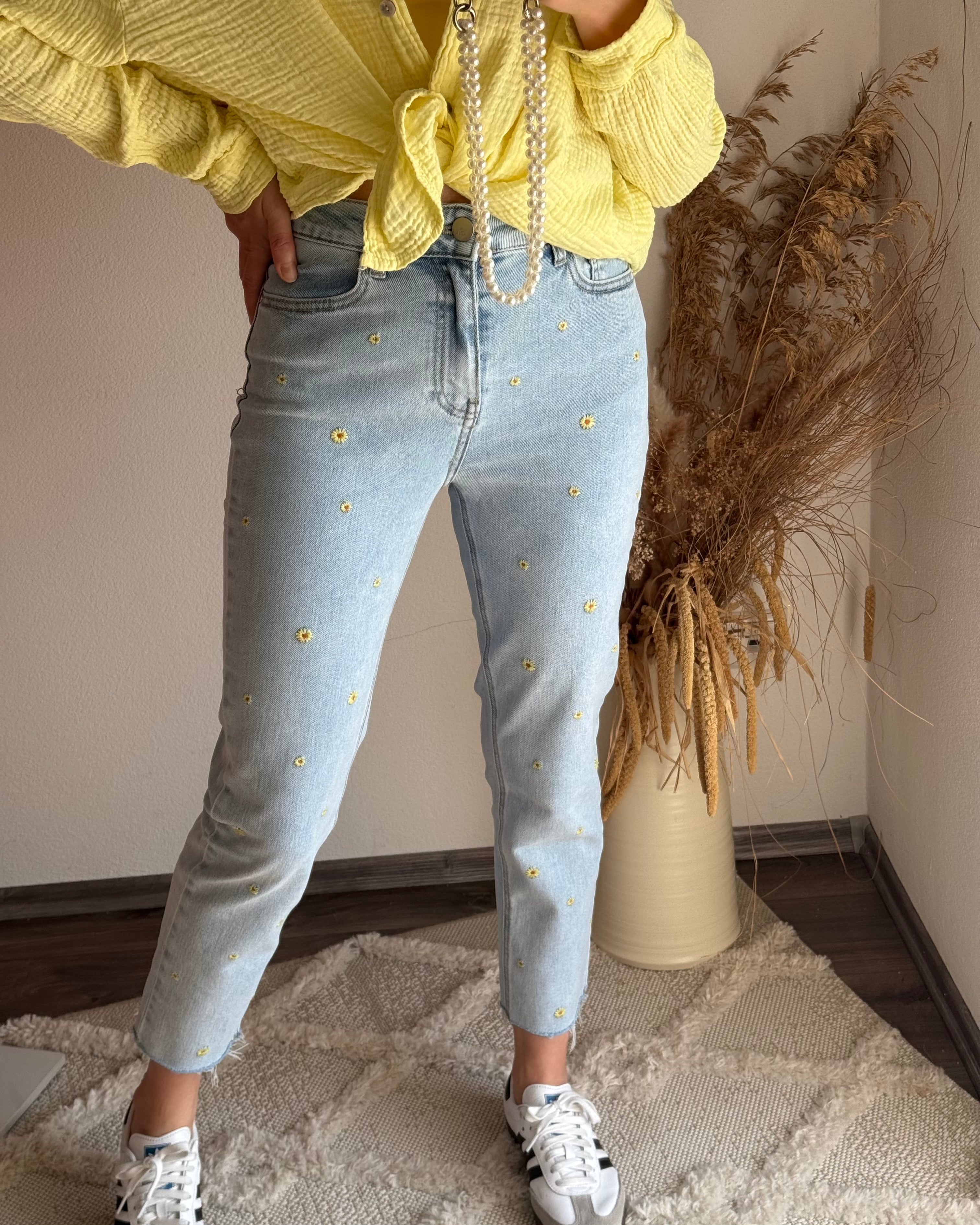 EINZELTEIL MOM JEANS SUNFLOWER VOM UMTAUSCH AUSGESCHLOSSEN
