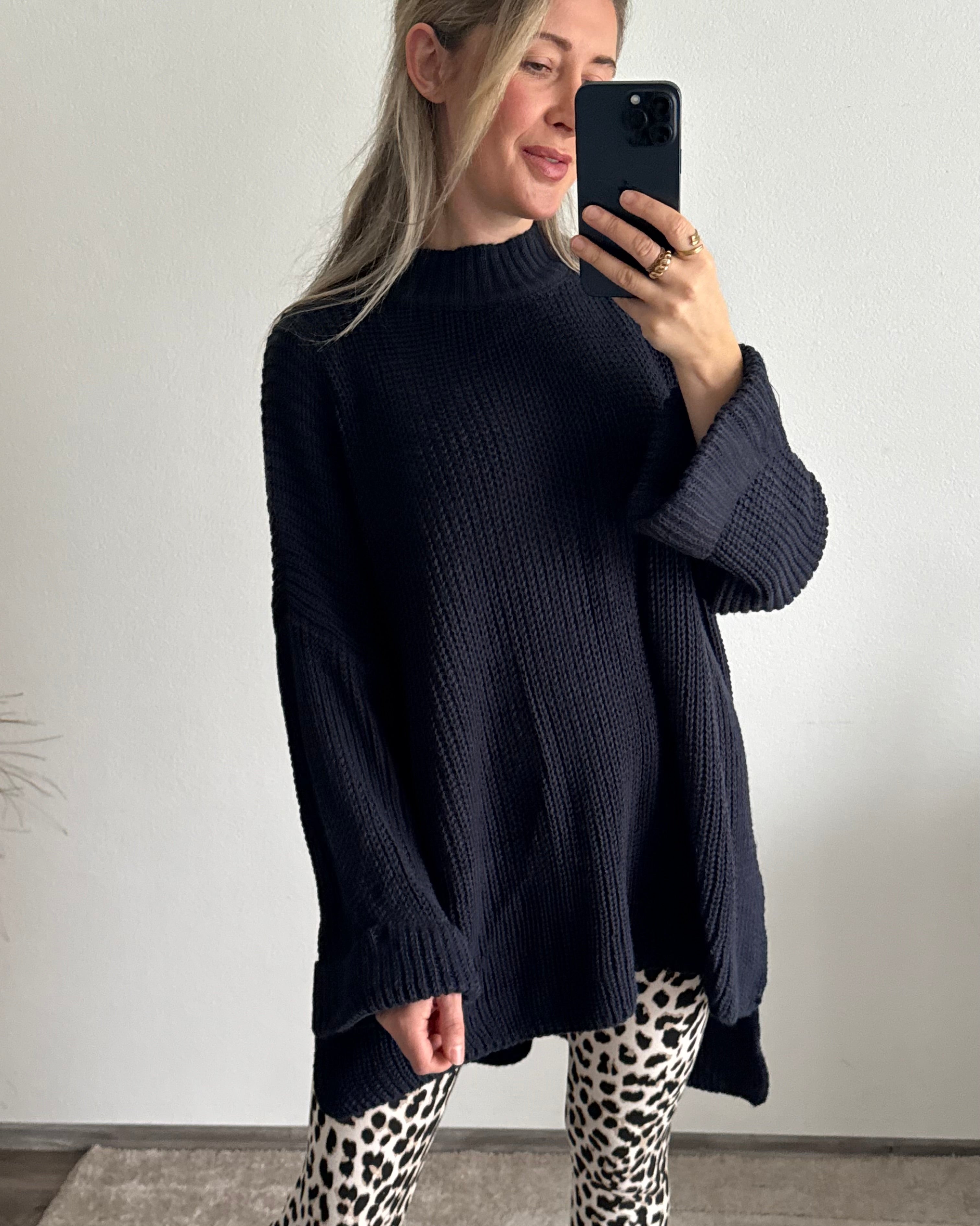 OVERSIZE PULLOVER MIT SCHLITZ NAVY