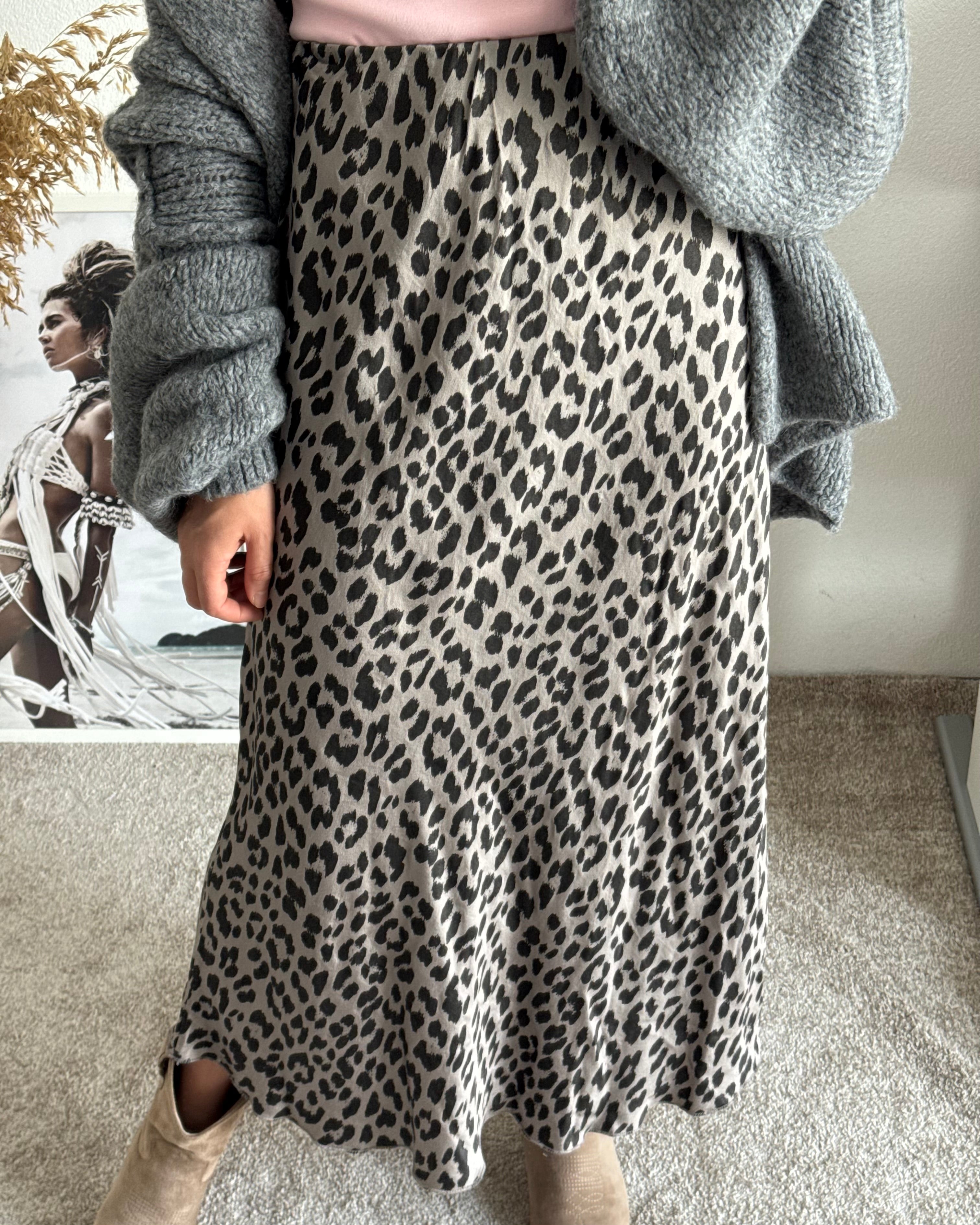 Viskoserock mit Leoprint Maja GRAU