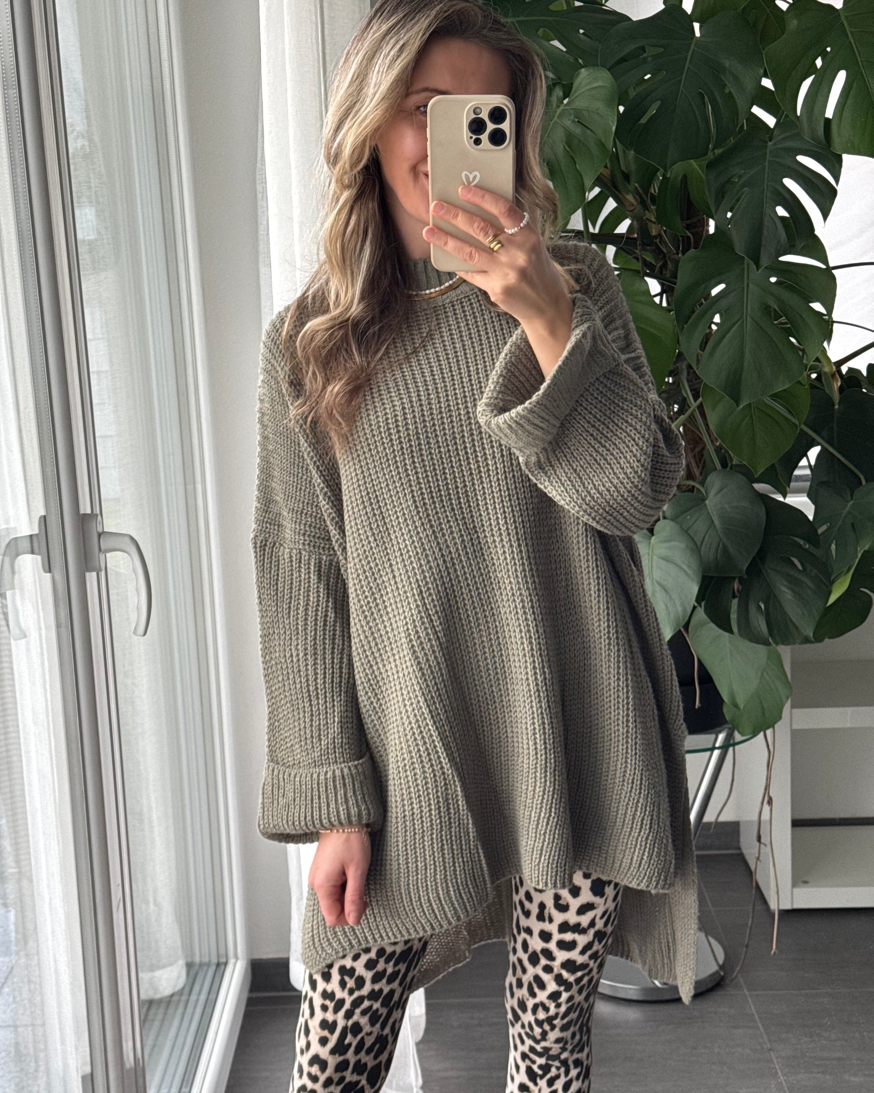 OVERSIZE PULLOVER MIT SCHLITZ KHAKI