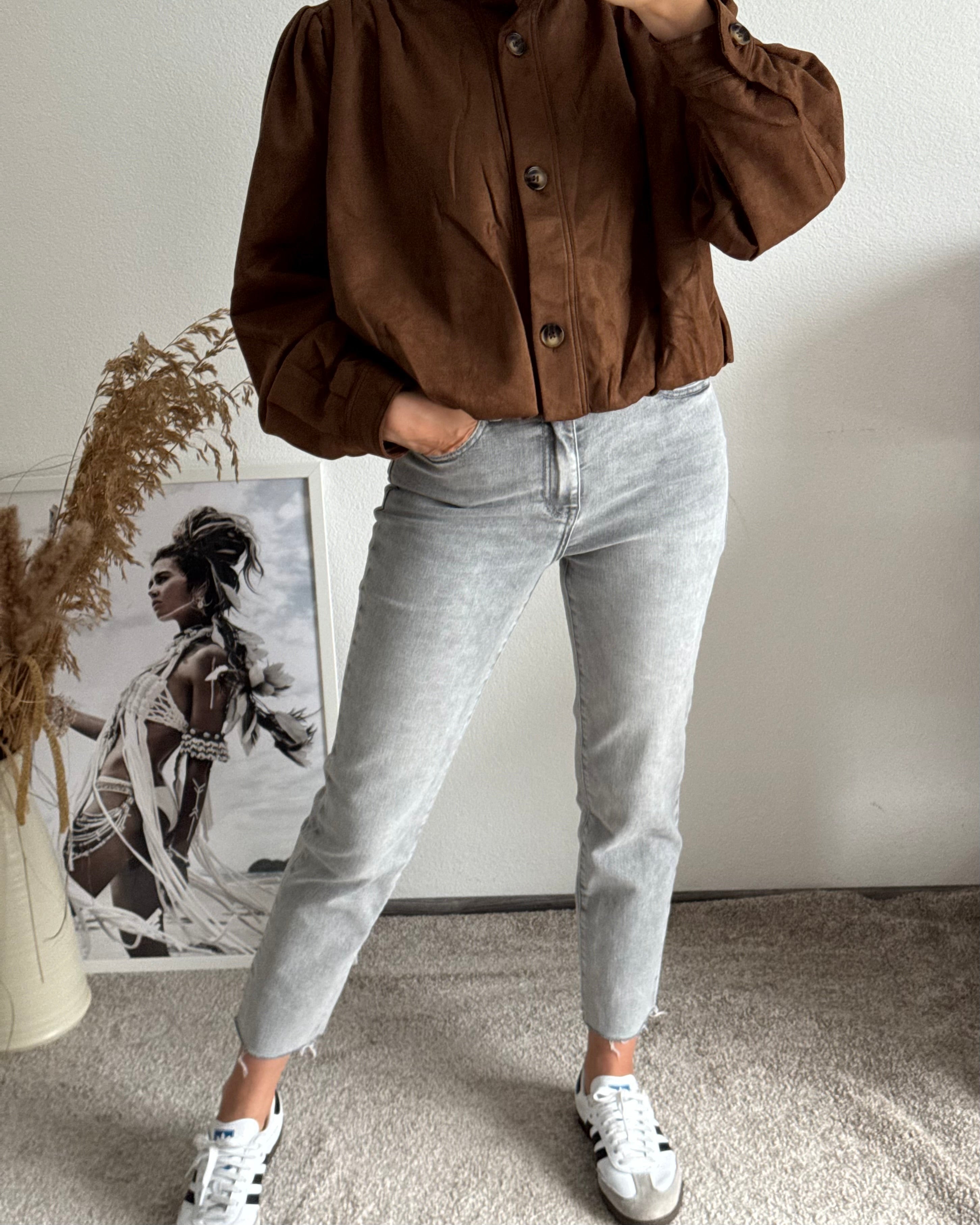 MOM JEANS HELLGRAU