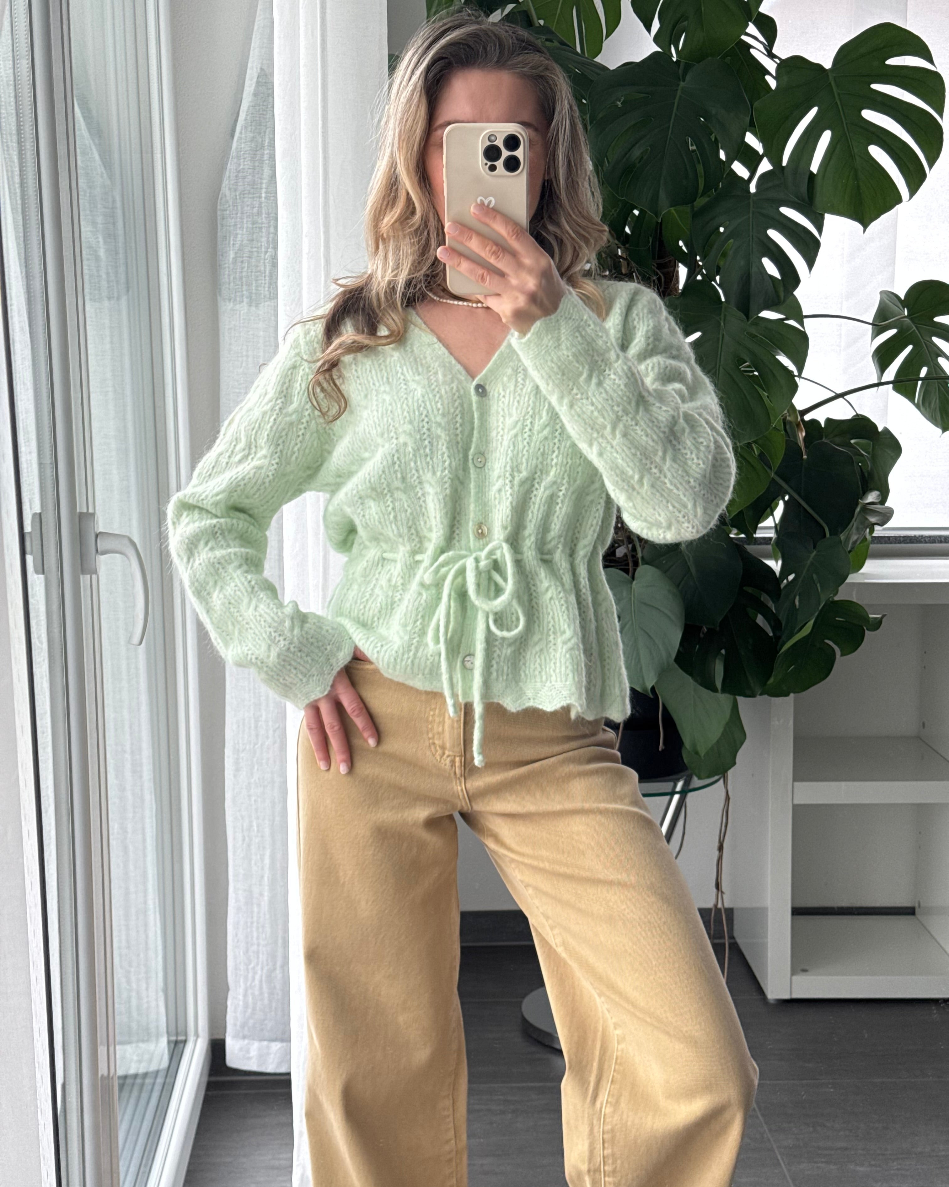 Weicher Strick-Cardigan mit Taillenzug Hellgrün