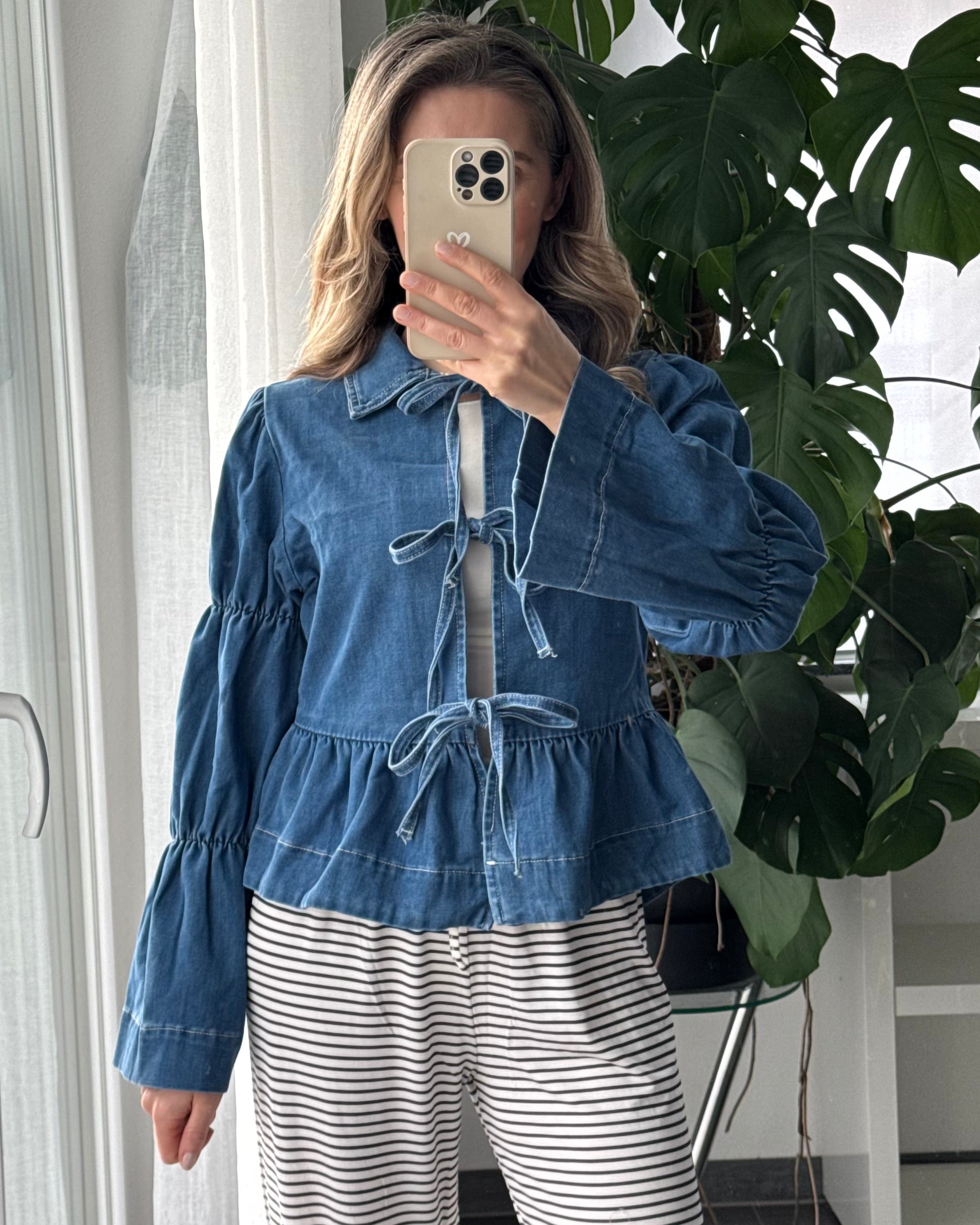 Jeansbluse mit Schleifen