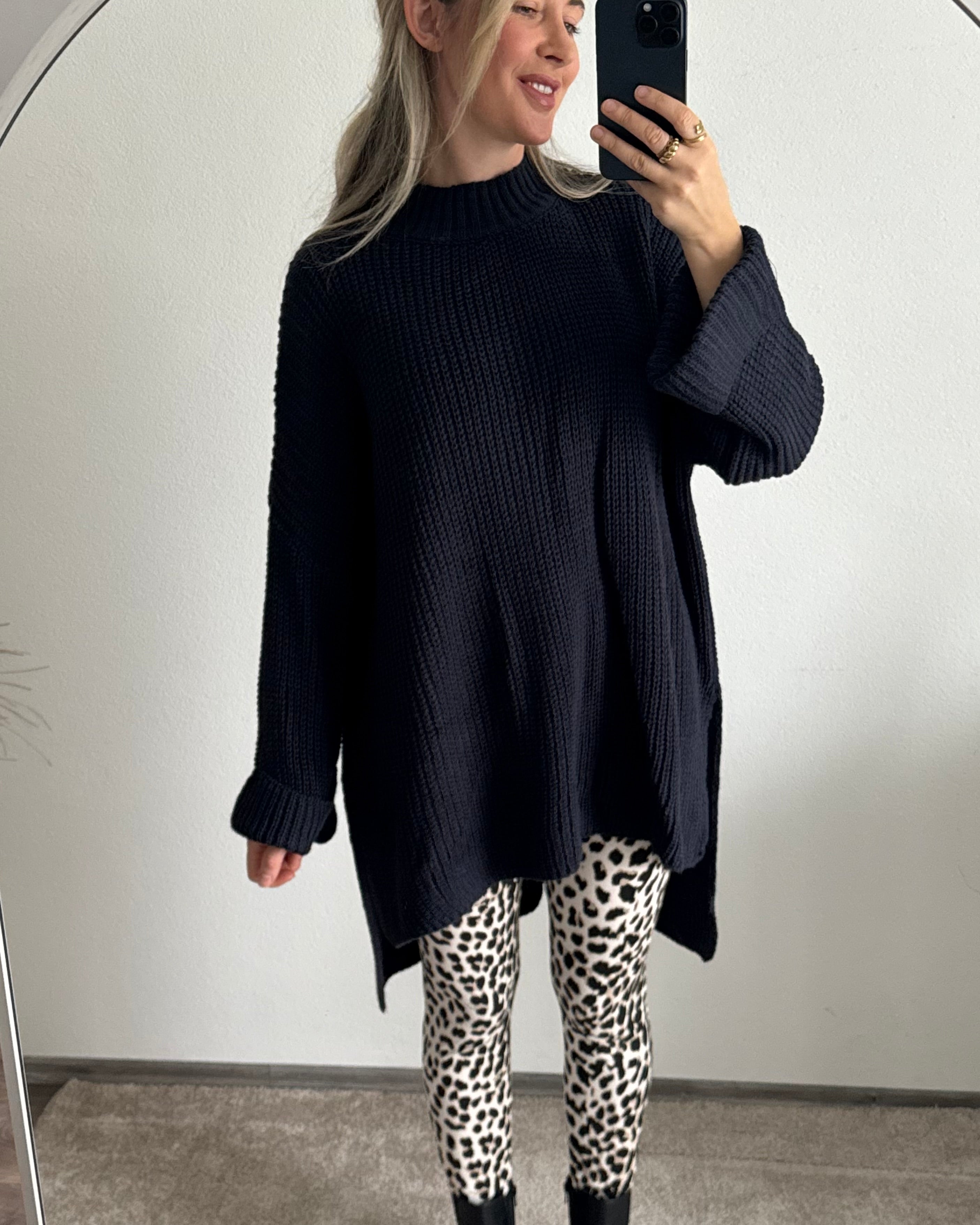 OVERSIZE PULLOVER MIT SCHLITZ NAVY