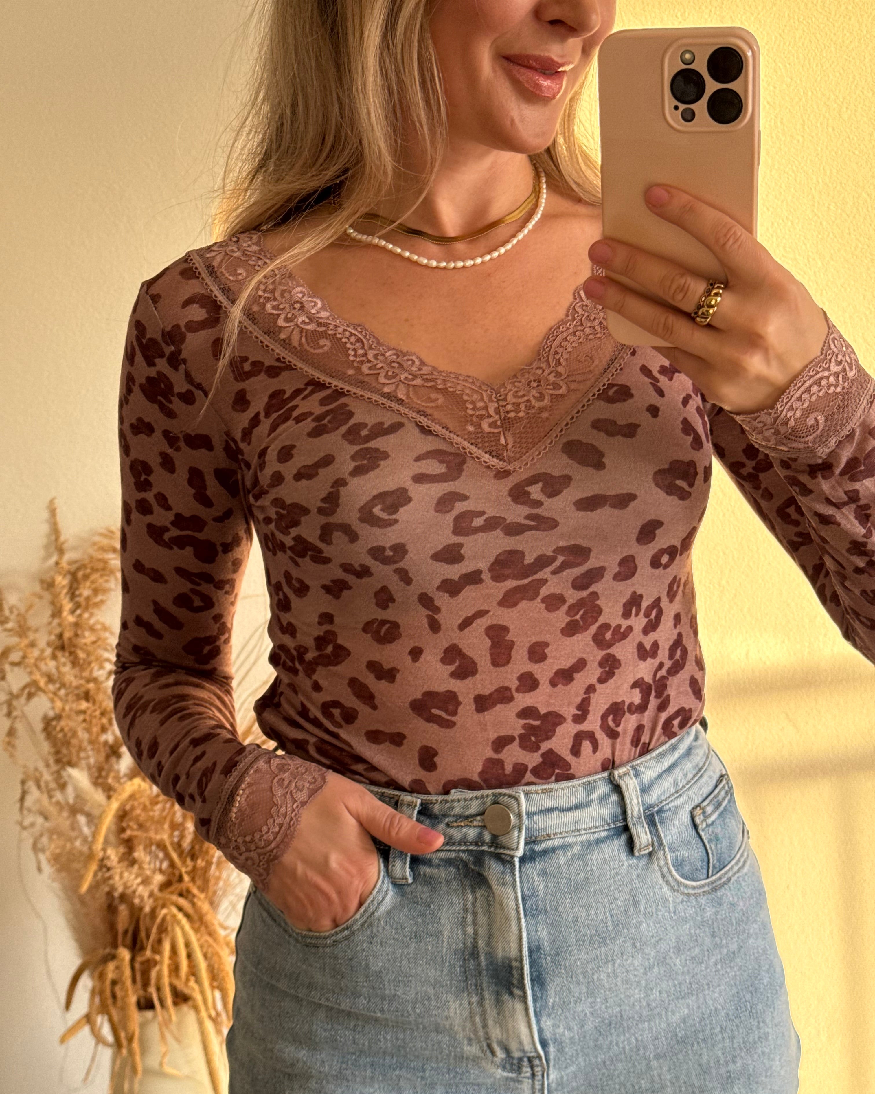 Stretchy Cashmere Langarmshirt mit Spitze Leo Beige