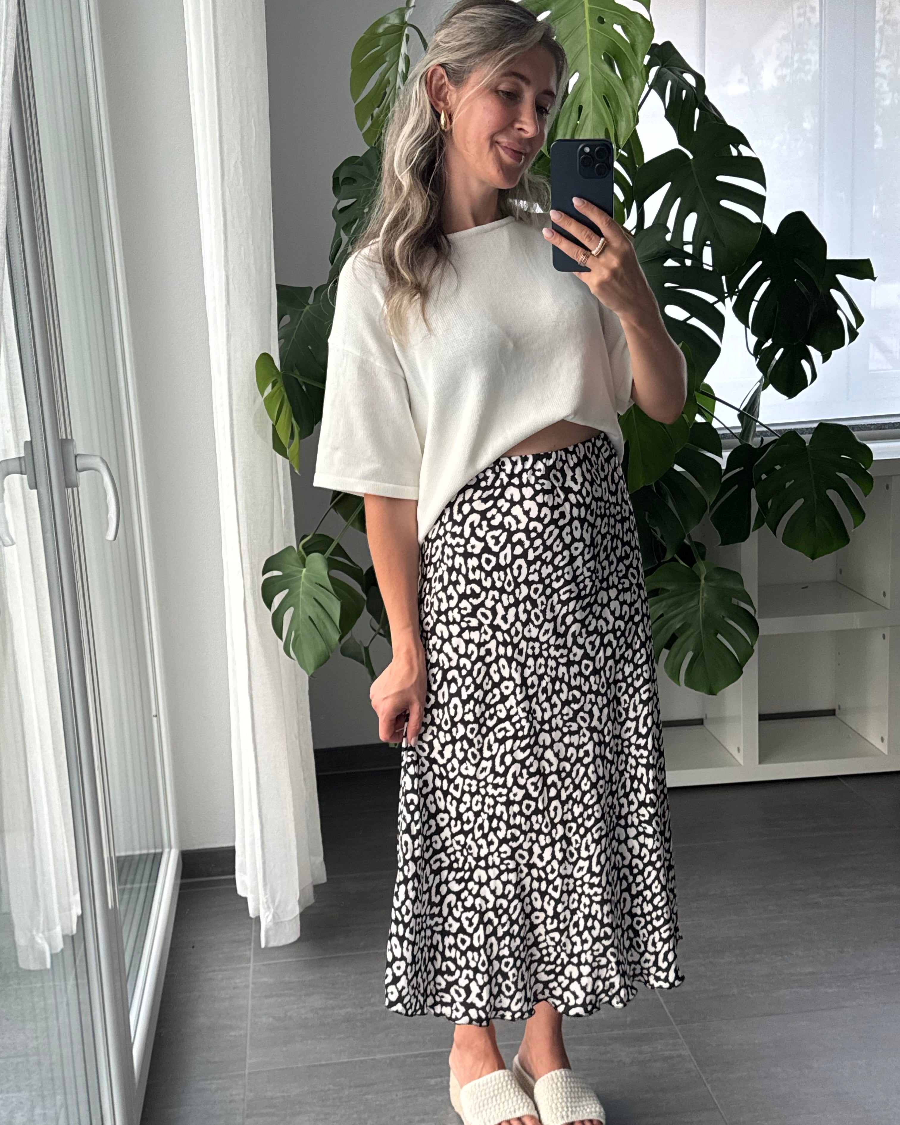 Viskoserock mit Leoprint schwarz