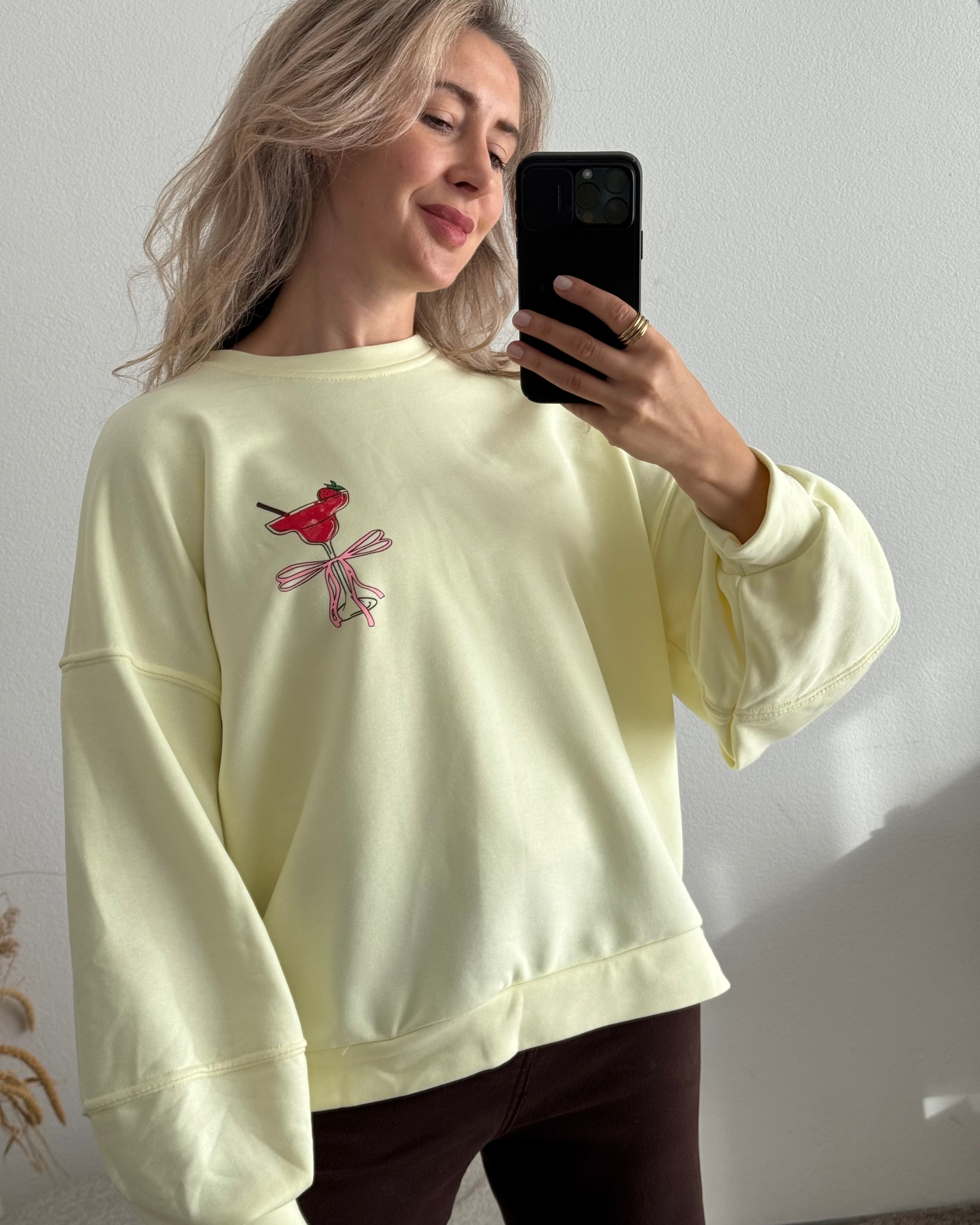 Sweater strawberry daiquiri