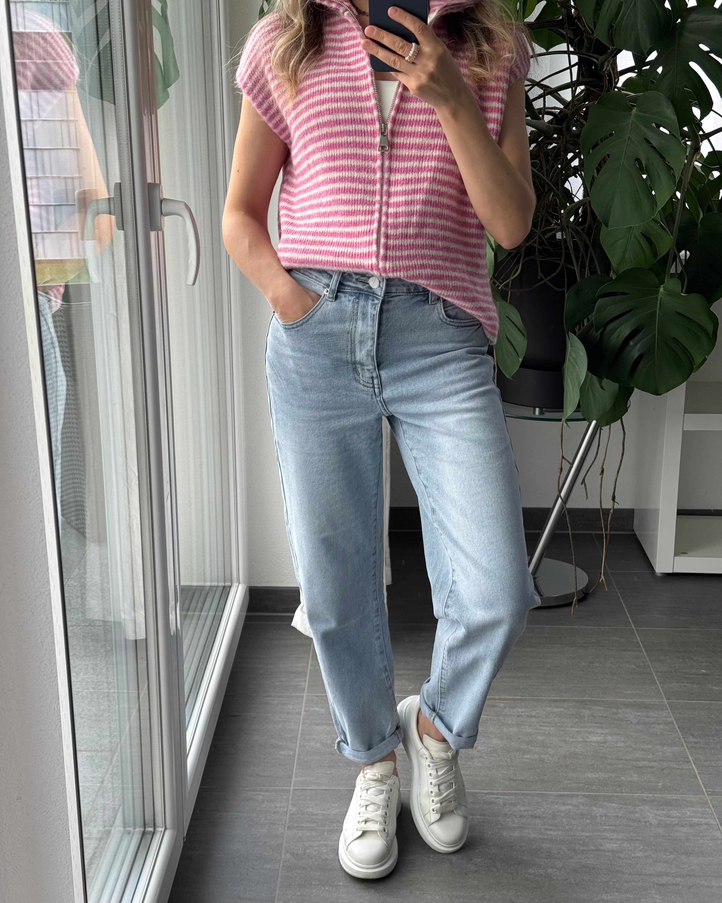 MOM JEANS Hellblau