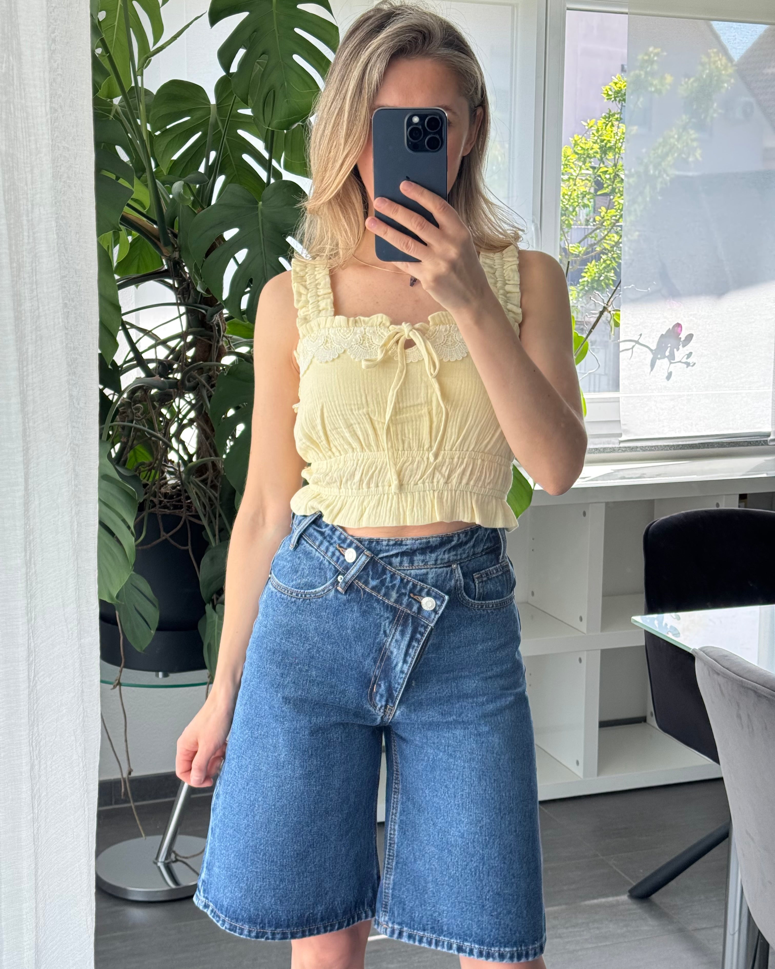 Top mit Details