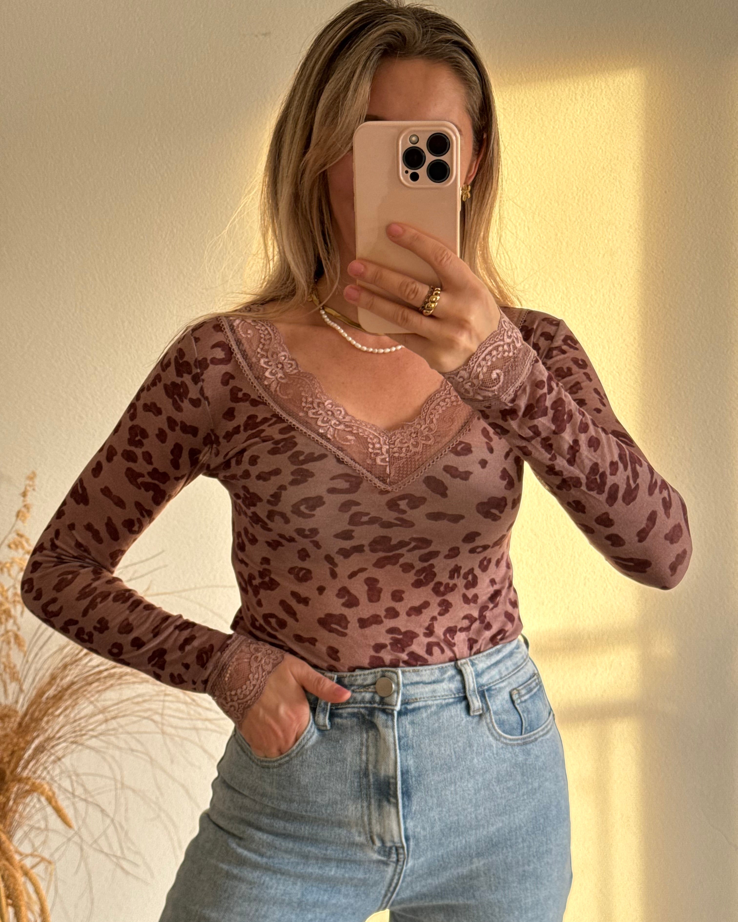 Stretchy Cashmere Langarmshirt mit Spitze Leo Beige