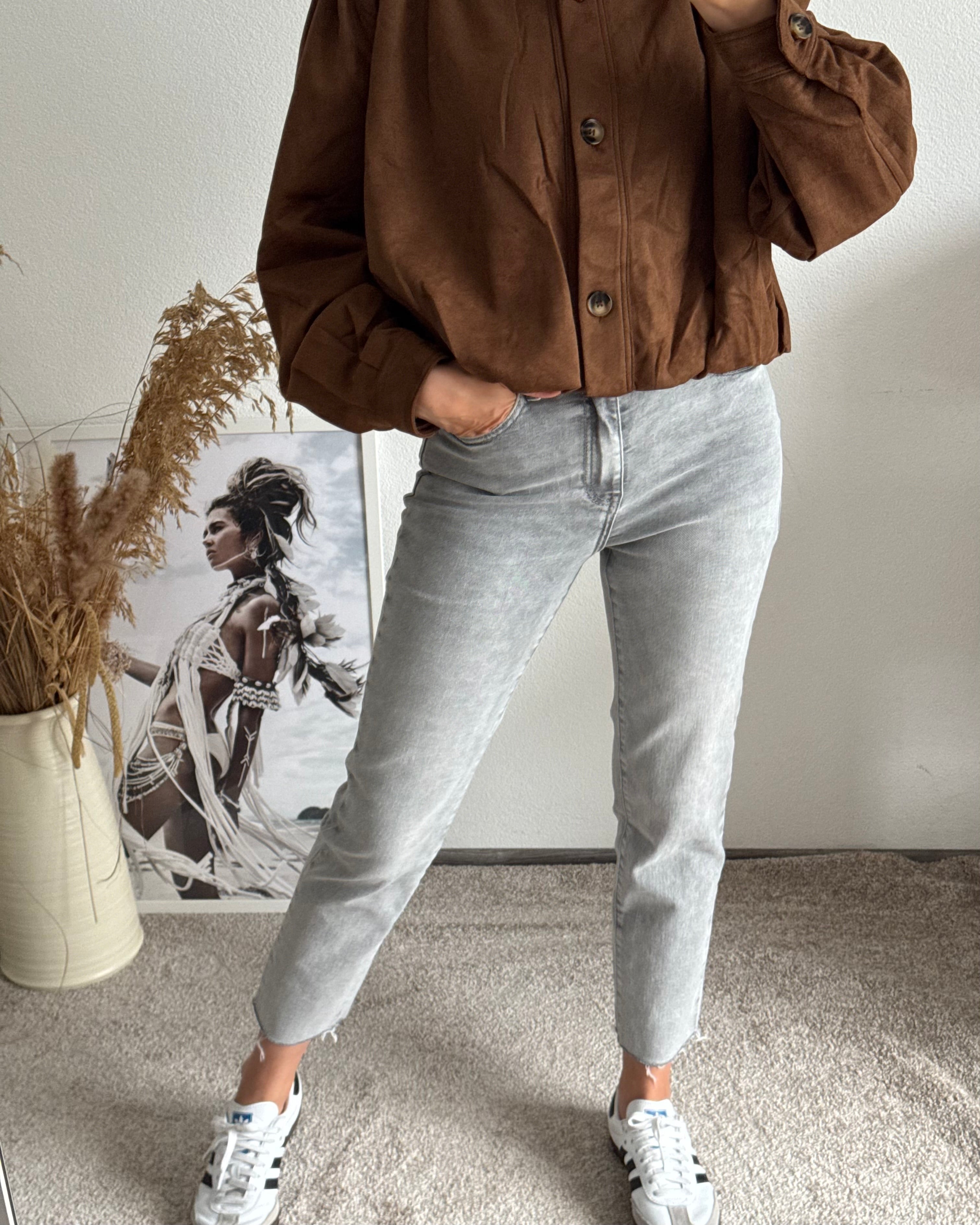 MOM JEANS HELLGRAU