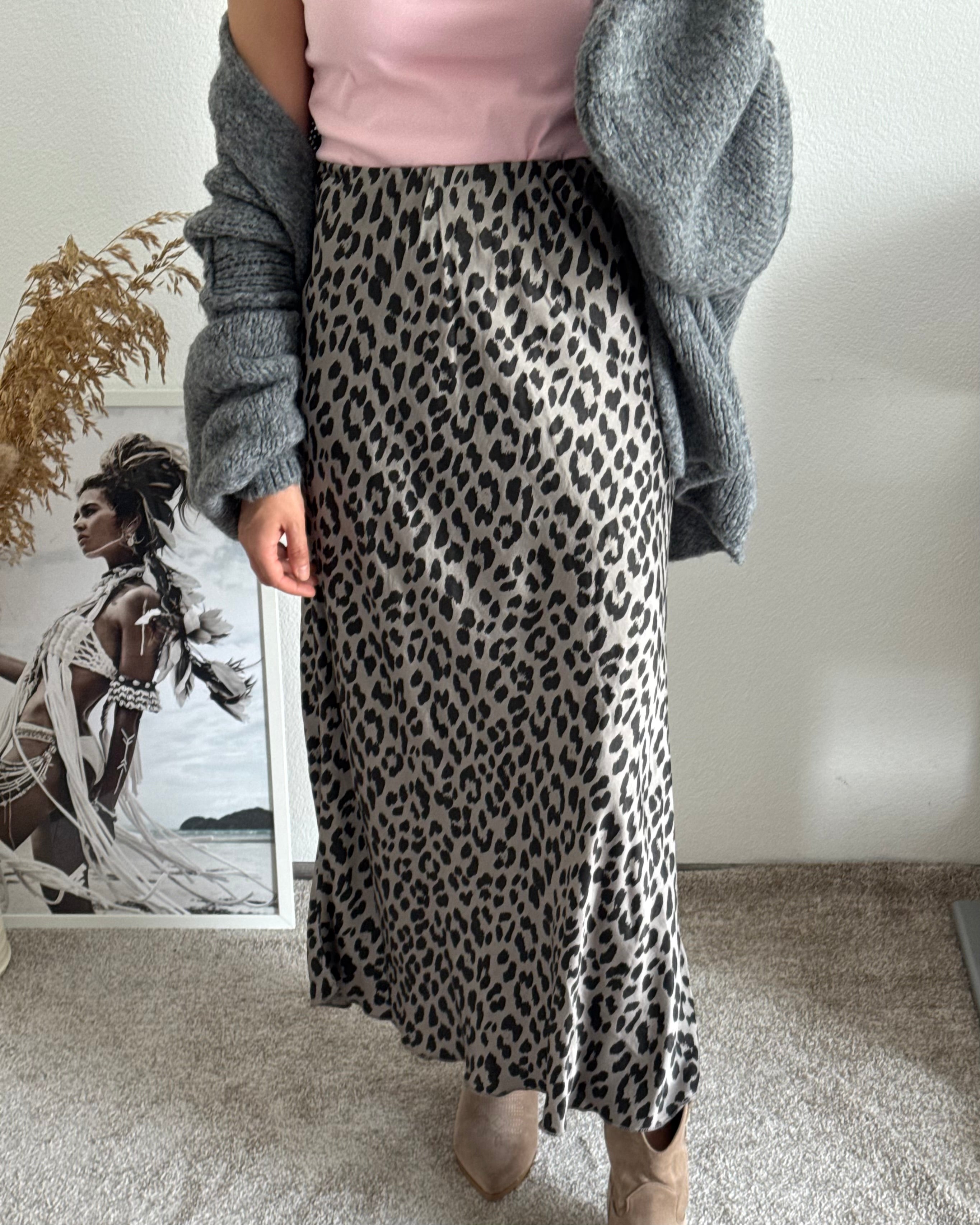 Viskoserock mit Leoprint Maja GRAU