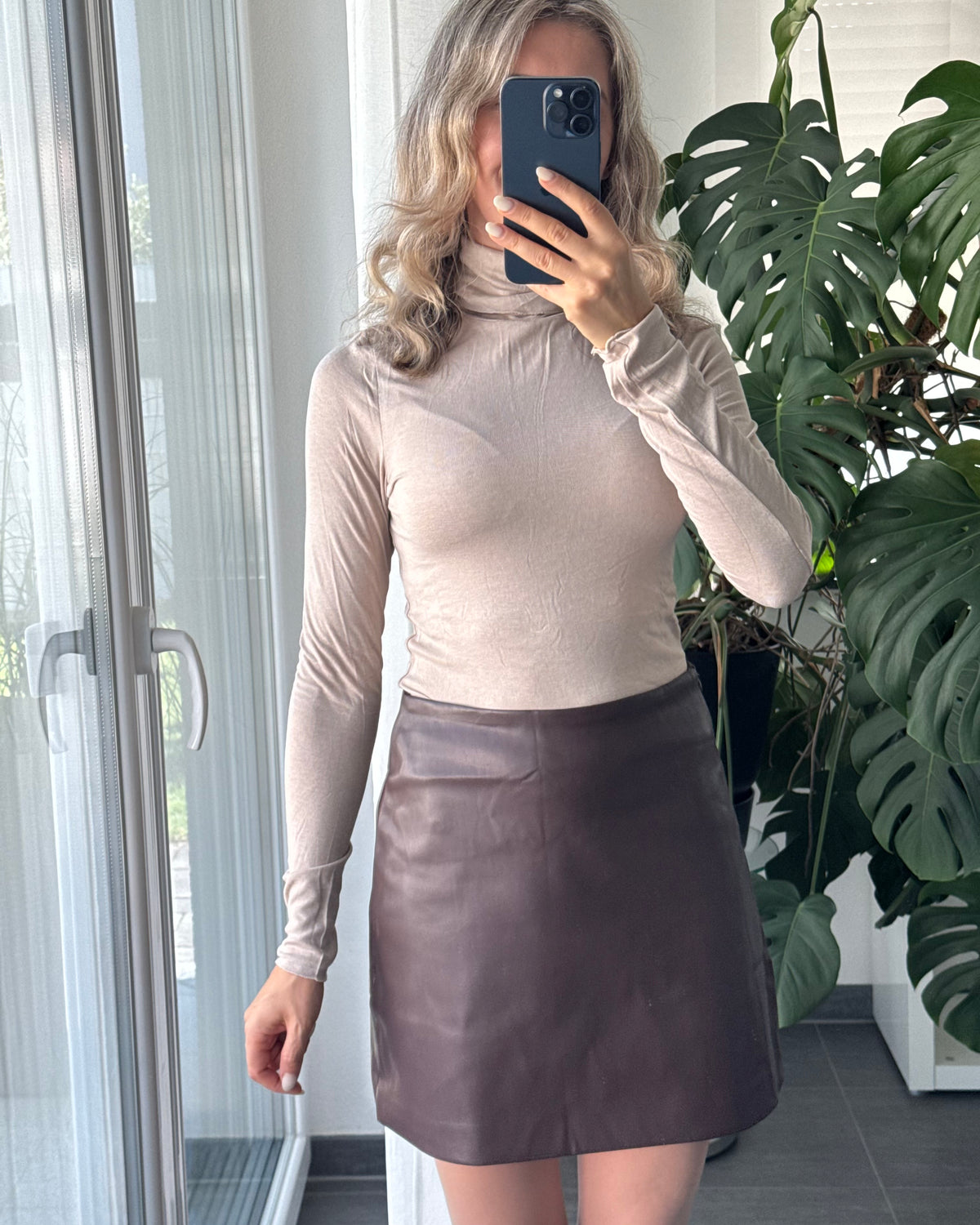 Supersoft & Stretchy High Neck Taupe