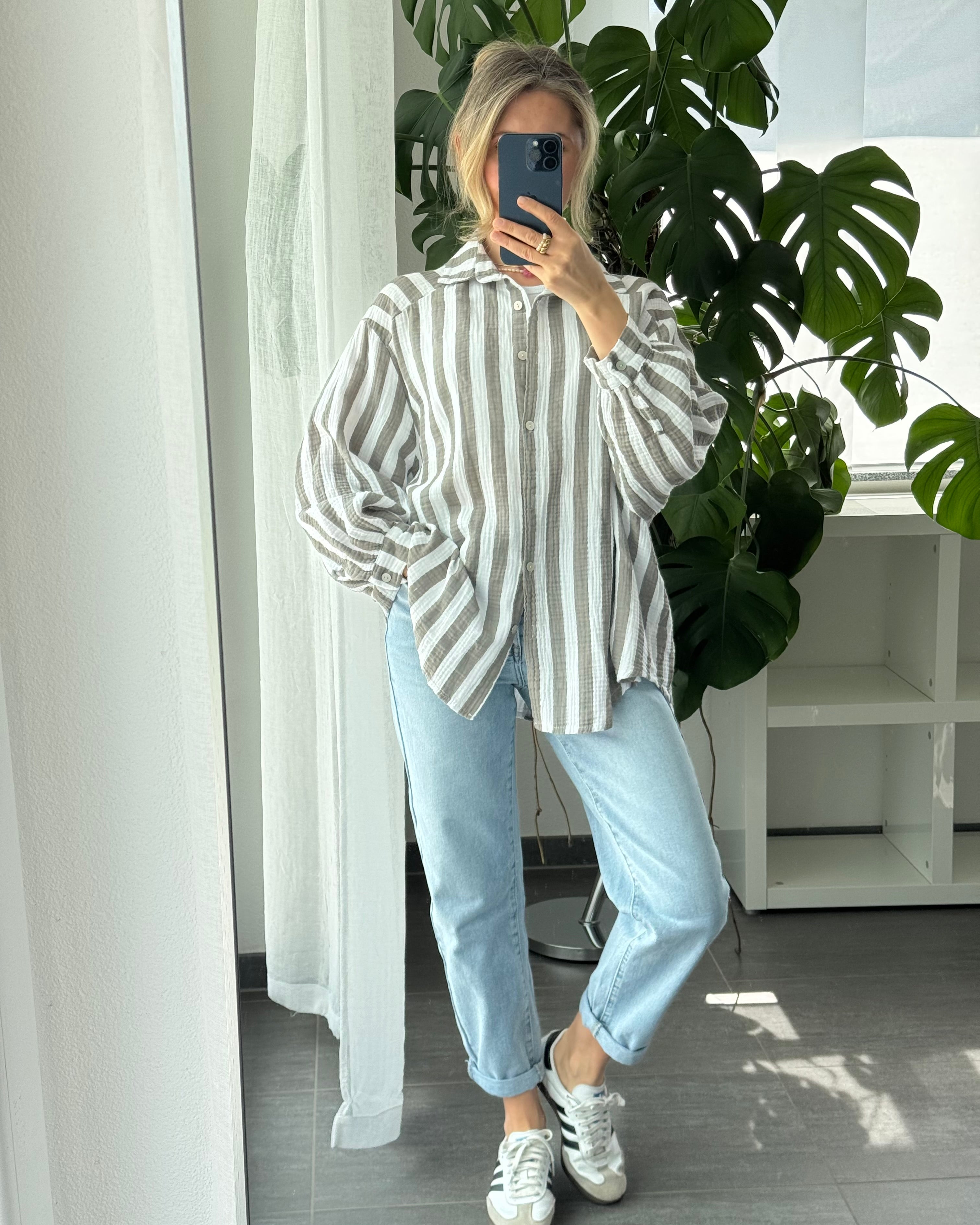 Musselinbluse Bold Stripes Grau