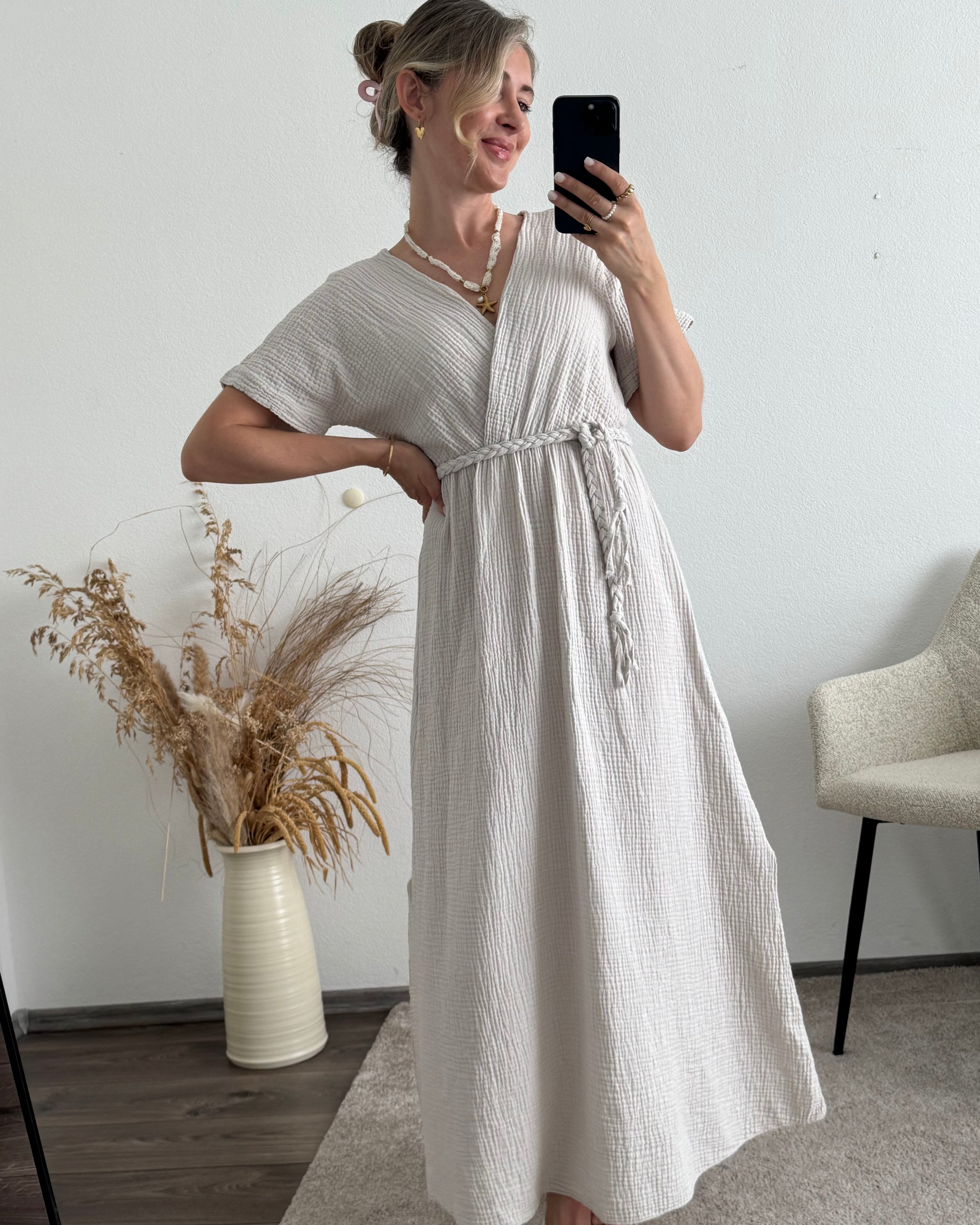 Maxi-Musselinkleid mit geflochtenem Gürtel beige