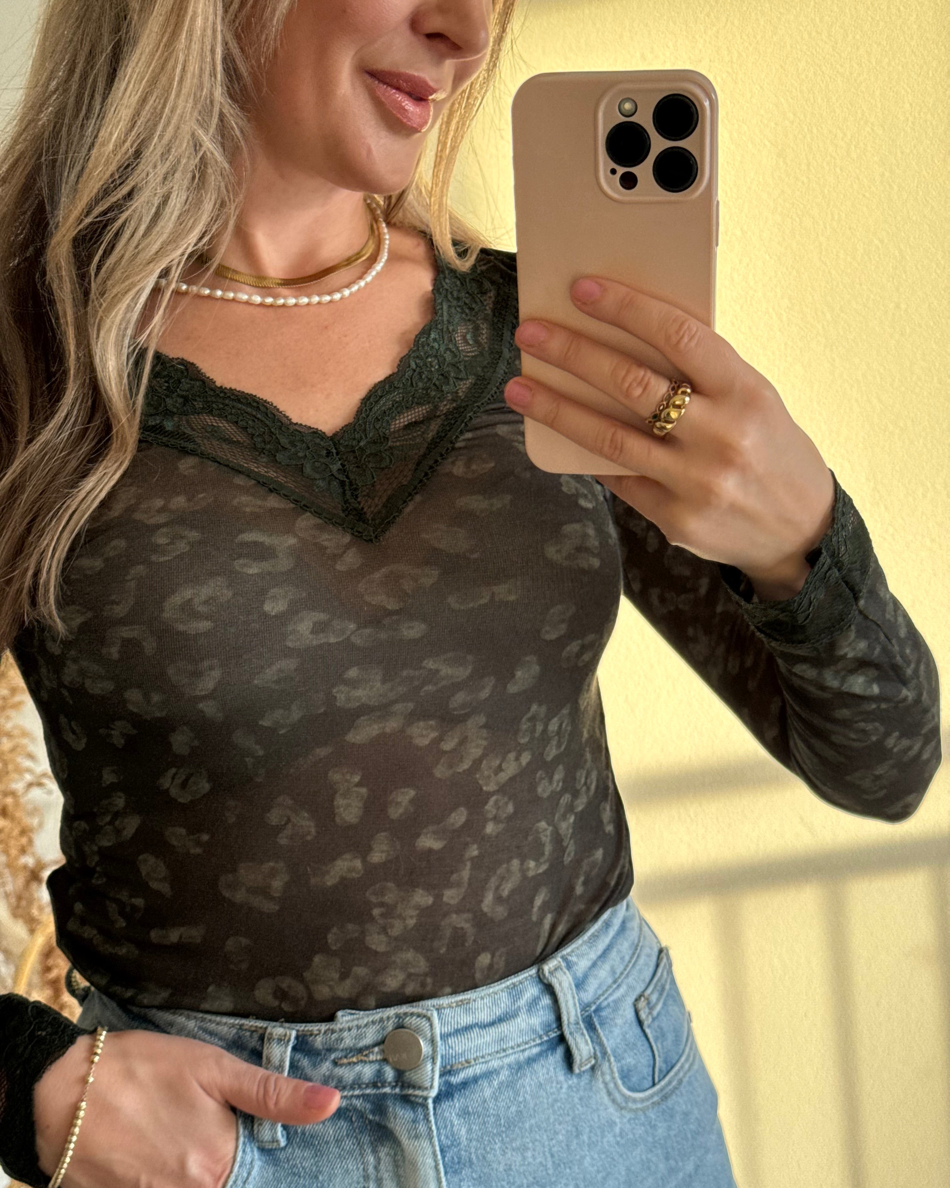 Stretchy Cashmere Langarmshirt mit Spitze Leo Grün