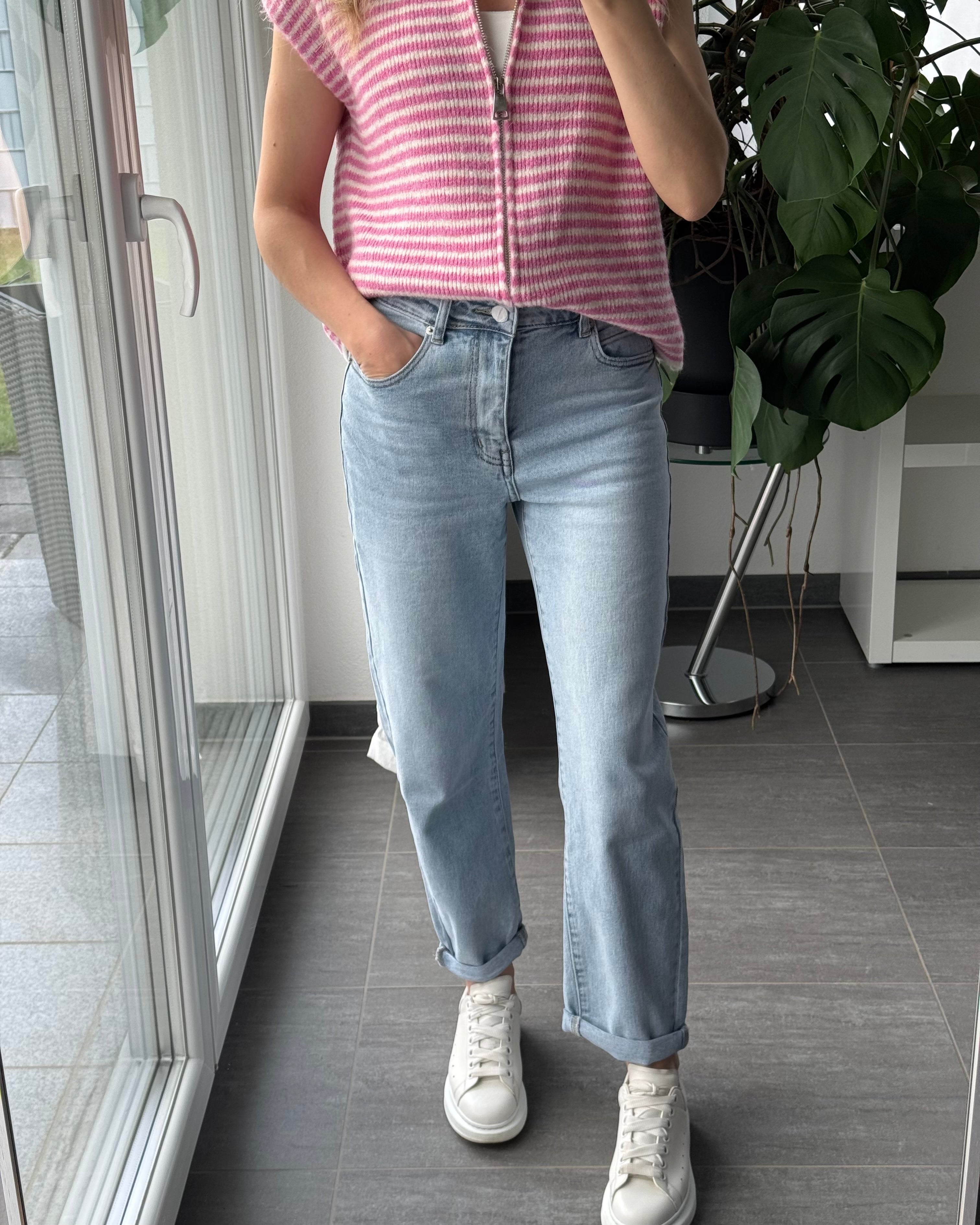 MOM JEANS Hellblau
