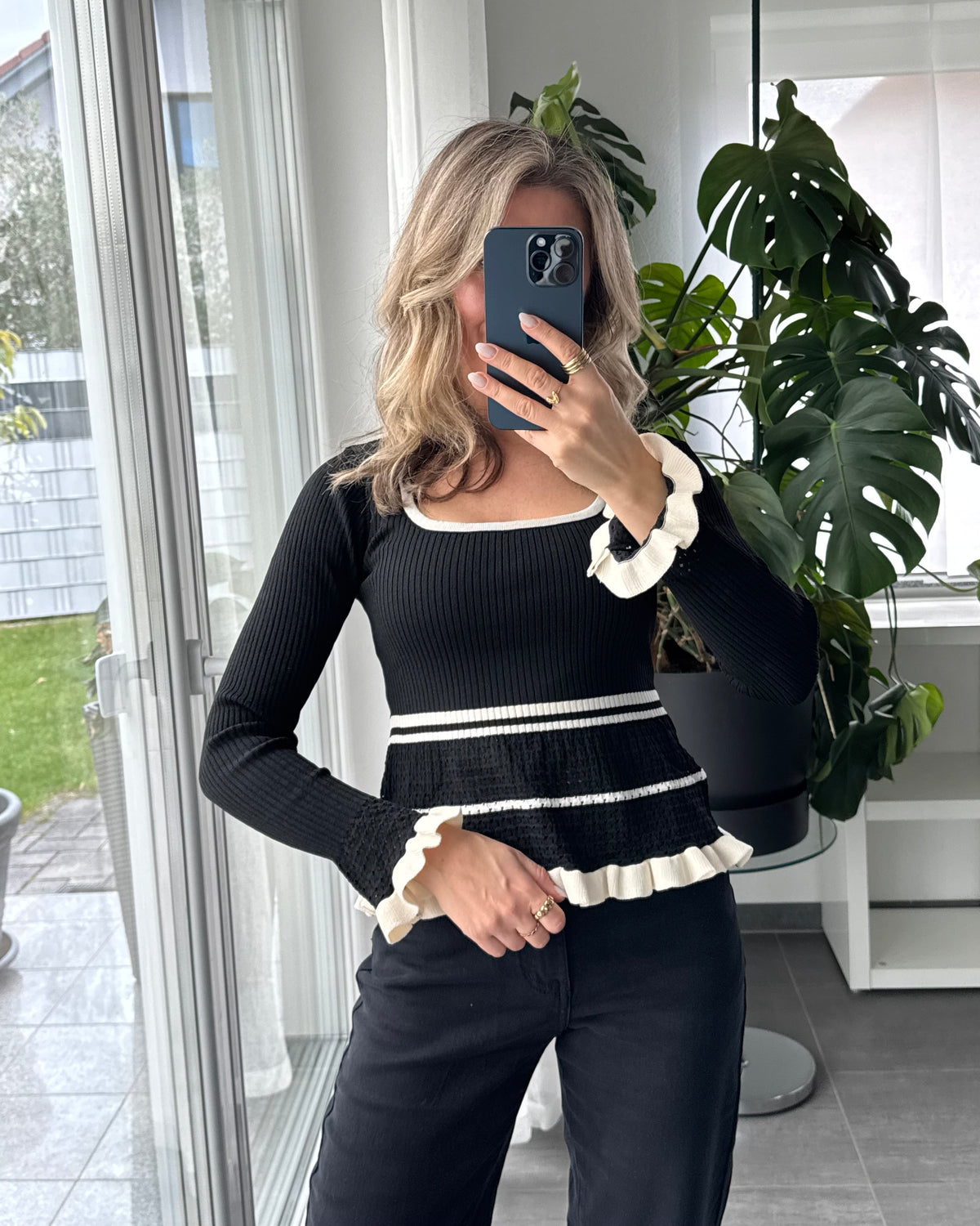 Stricktop Rüschen Schwarz