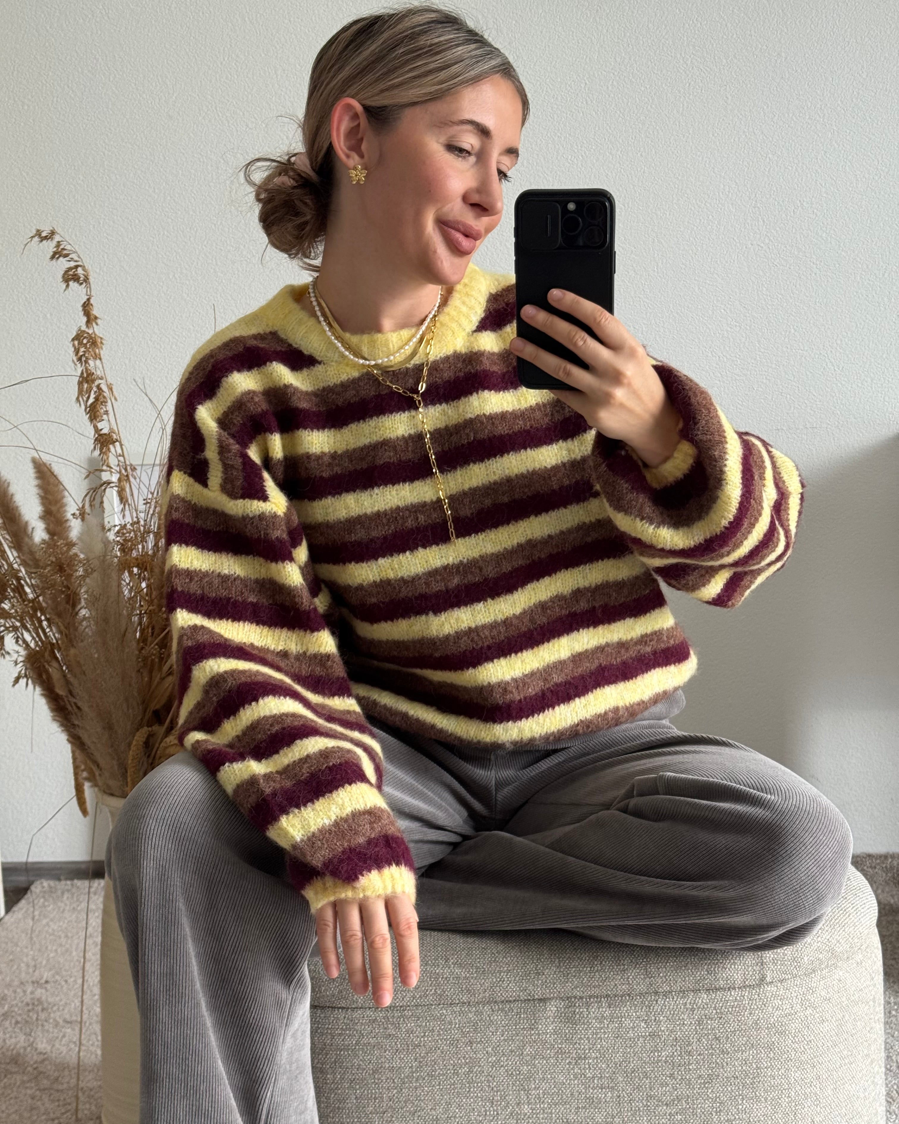 Gestreifter Kuschelpullover – Gelb & Bordeaux