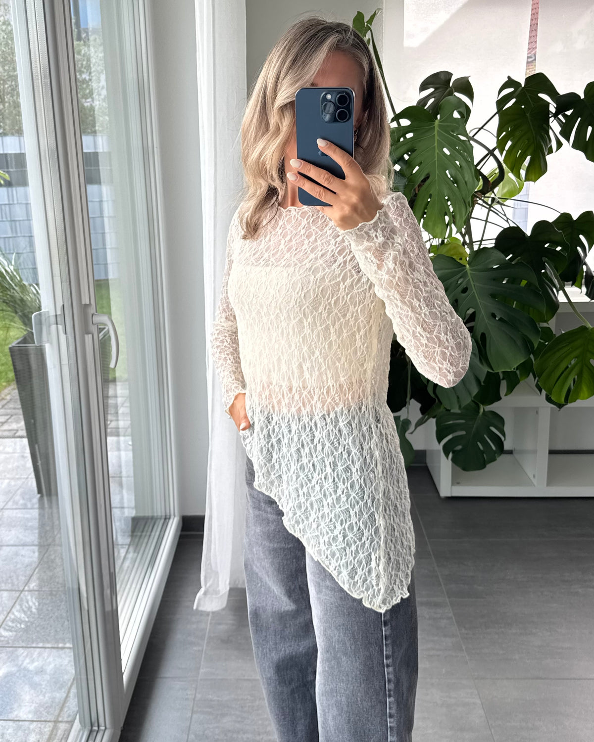 Spitzentop asymmetrisch beige