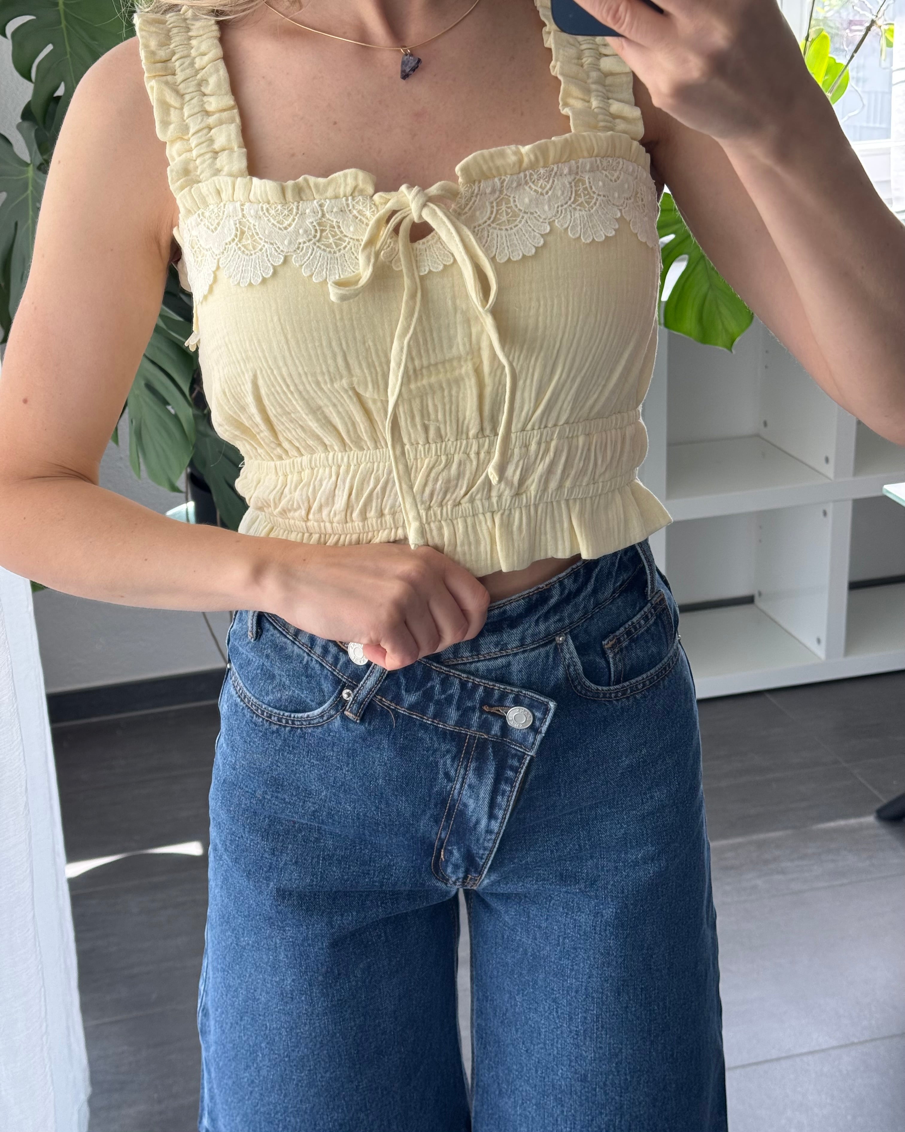 Top mit Details