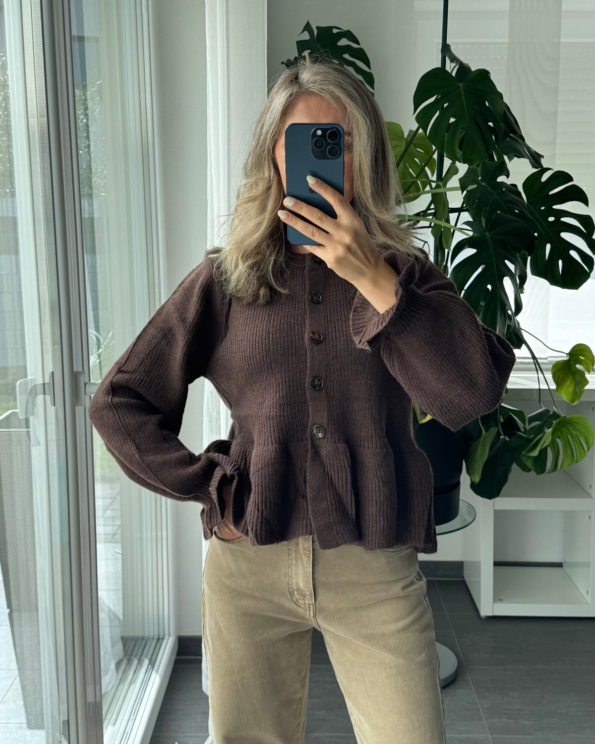 Taillierter Cardigan Mila Braun