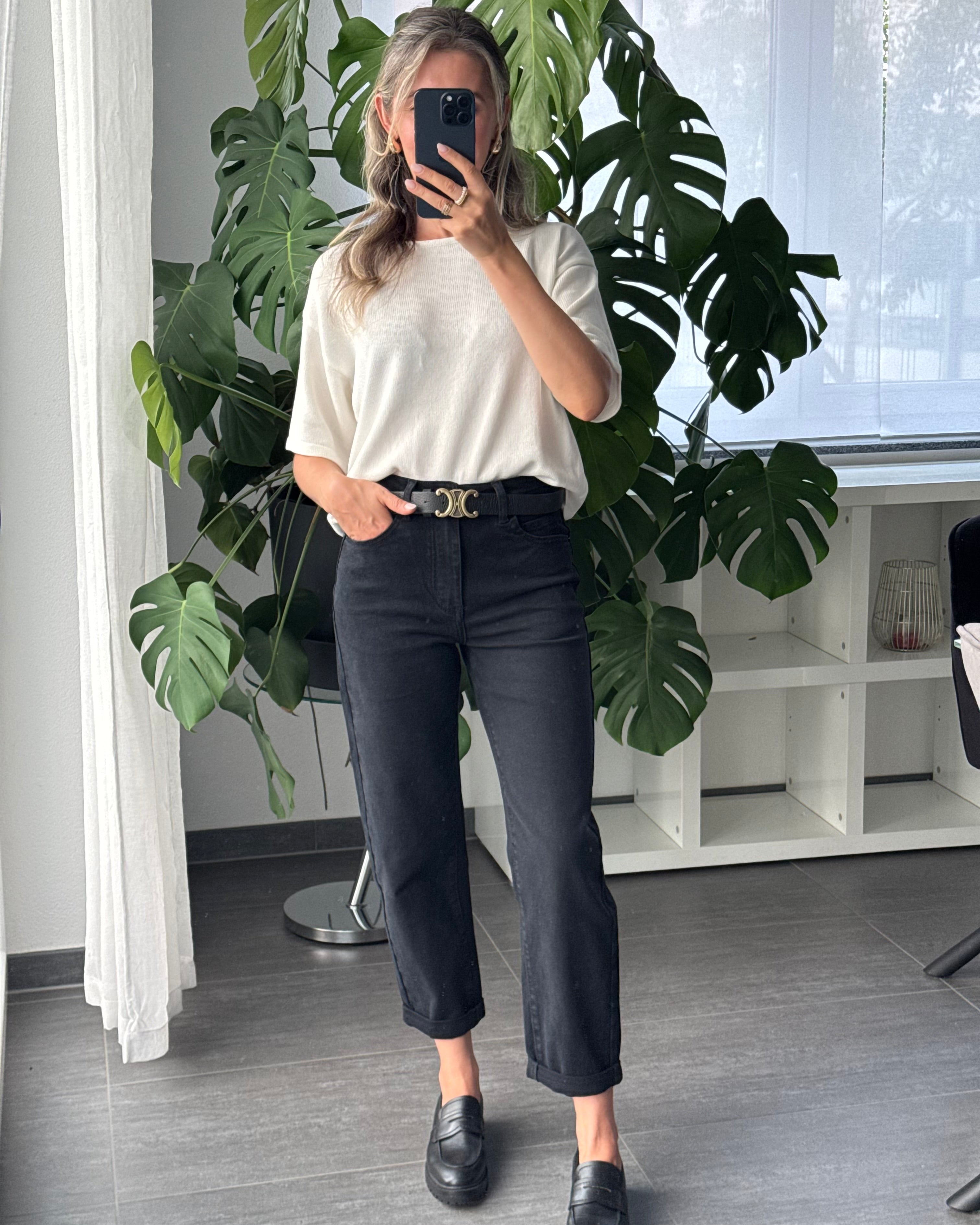 MOM JEANS Schwarz