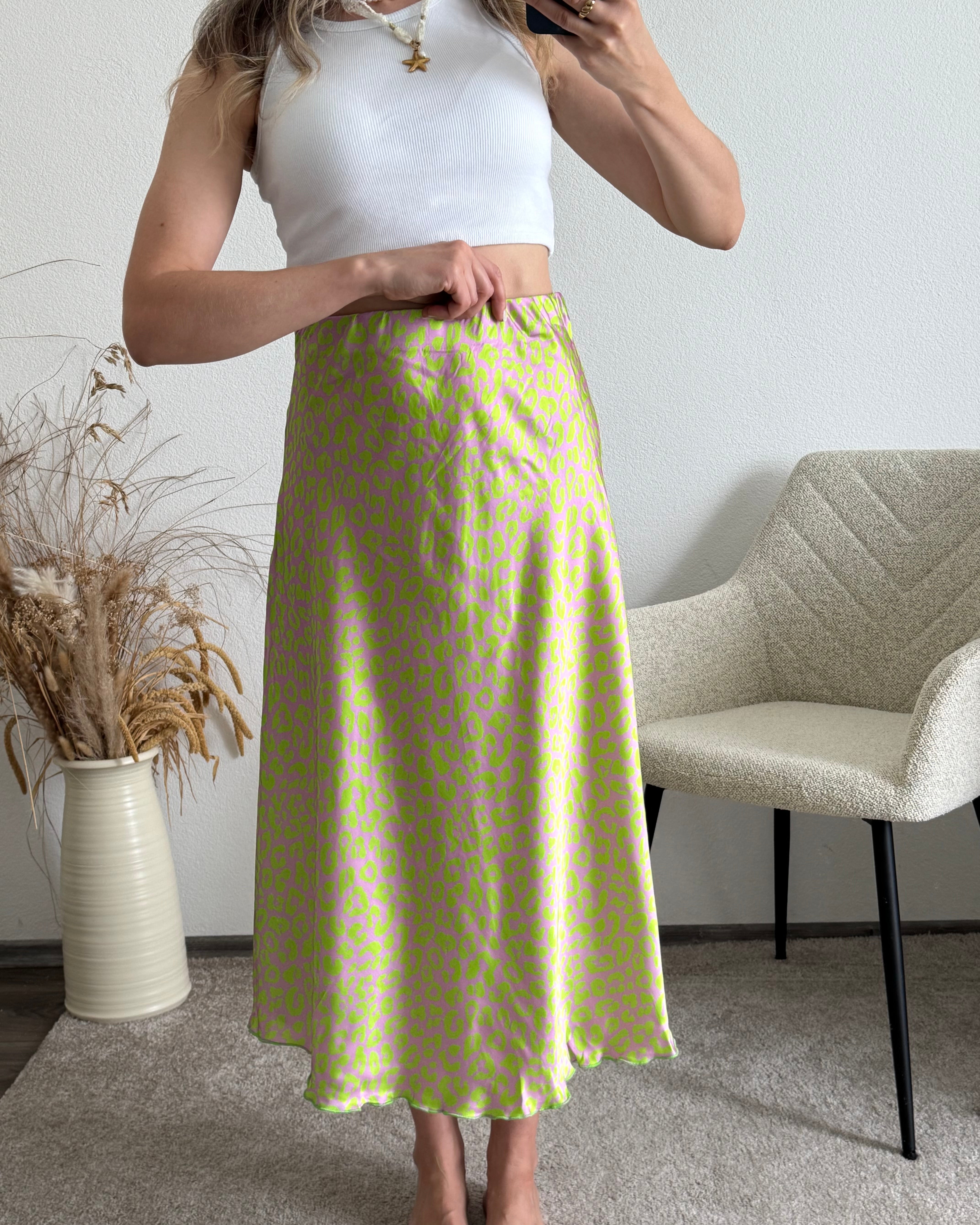 Viskoserock mit Leoprint Flieder Kiwi