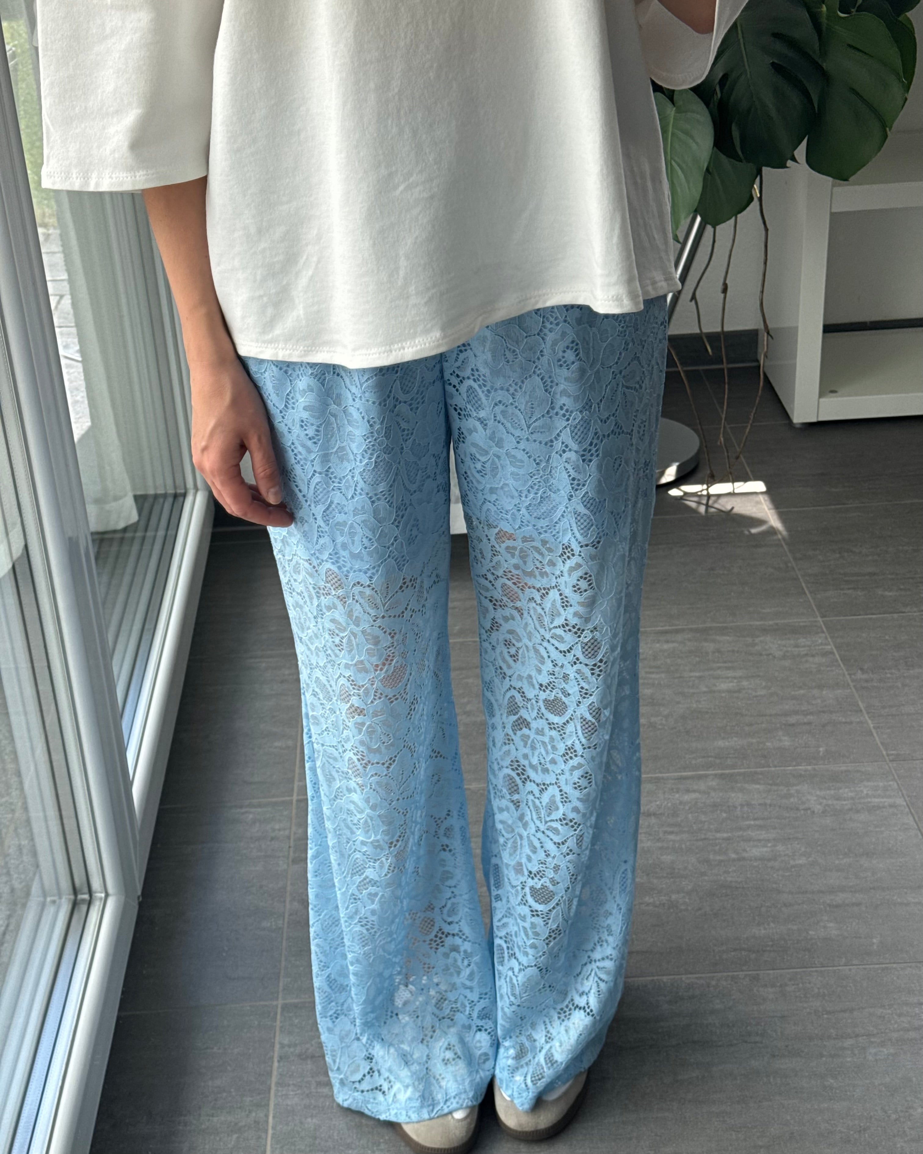 Spitzenhose blau