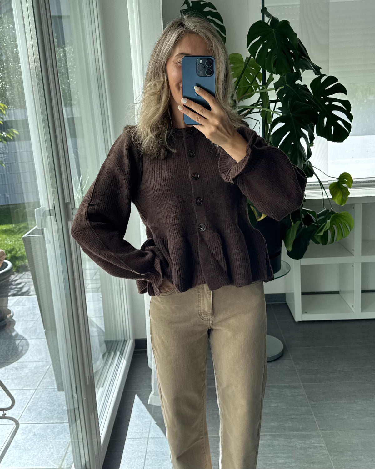 Taillierter Cardigan Mila Braun