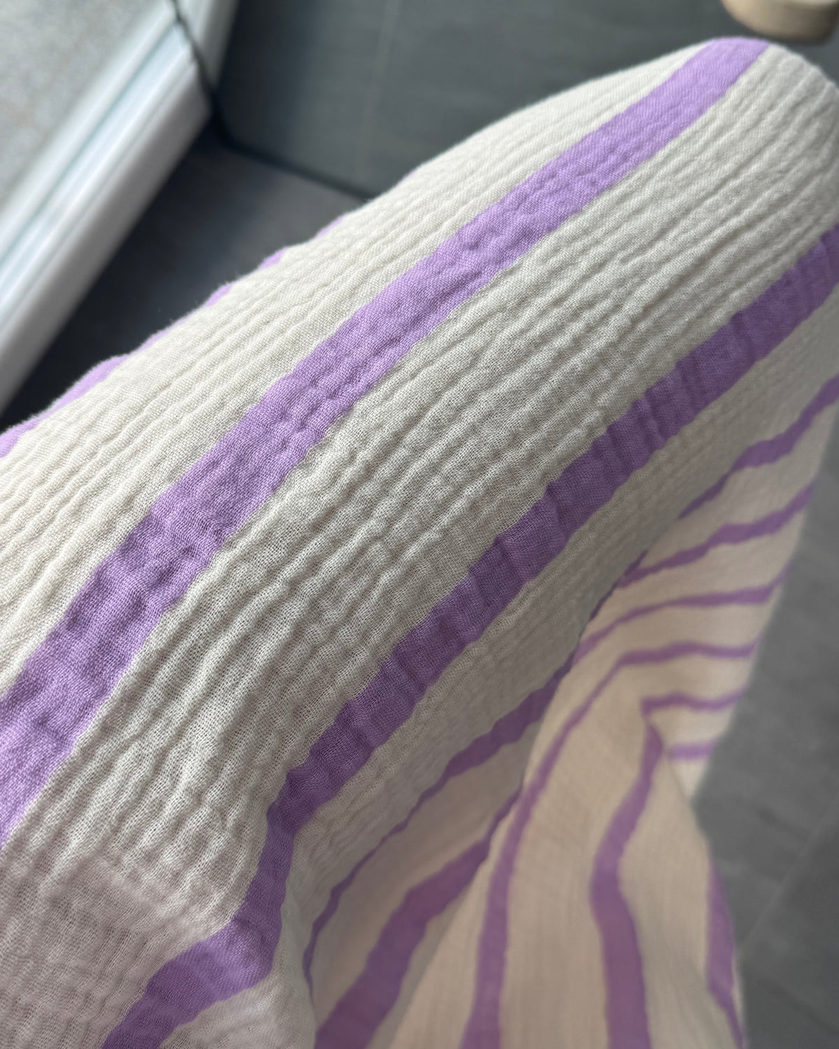 Maxi Musselinkleid Stripes Flieder