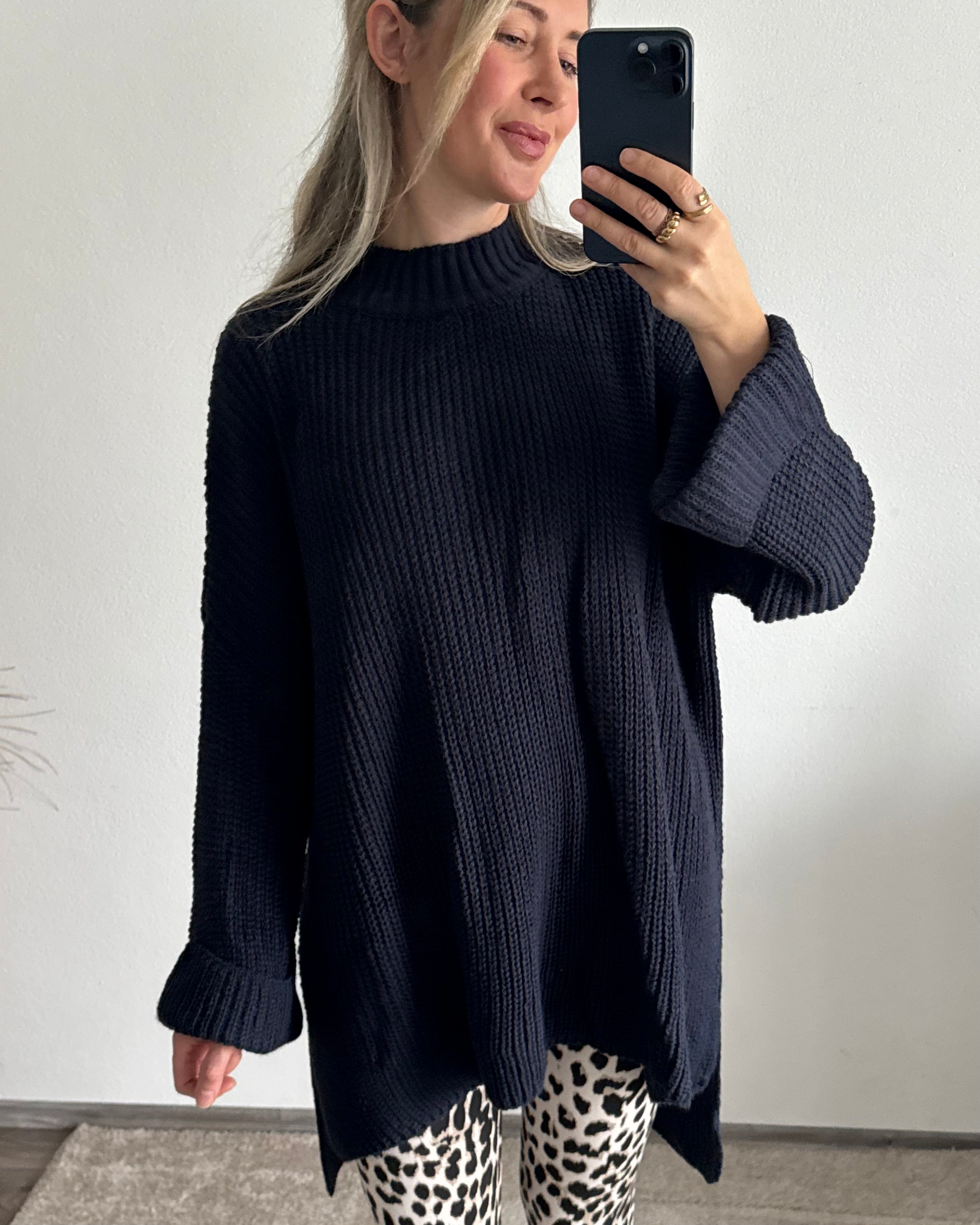 OVERSIZE PULLOVER MIT SCHLITZ NAVY