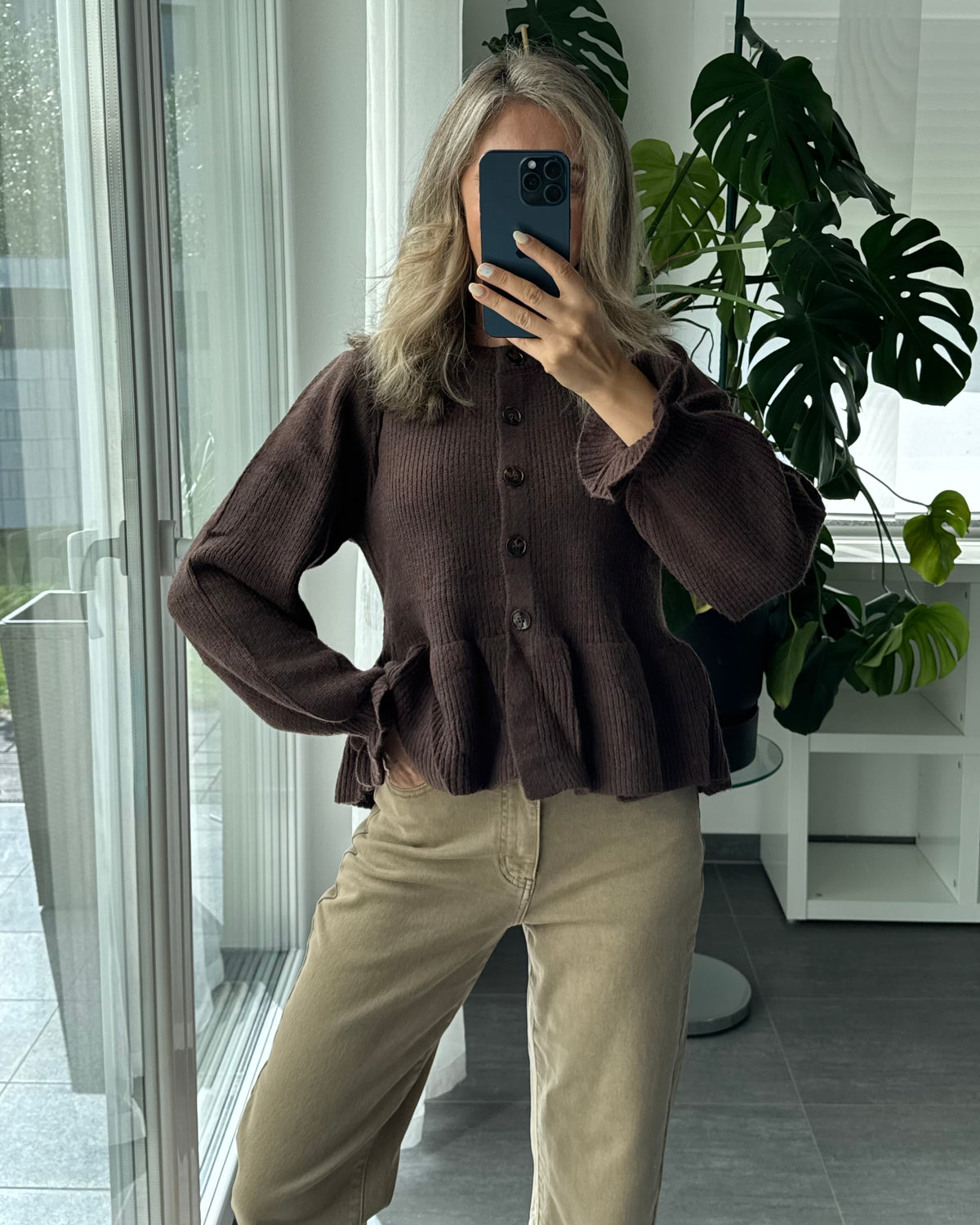 Taillierter Cardigan Mila Braun