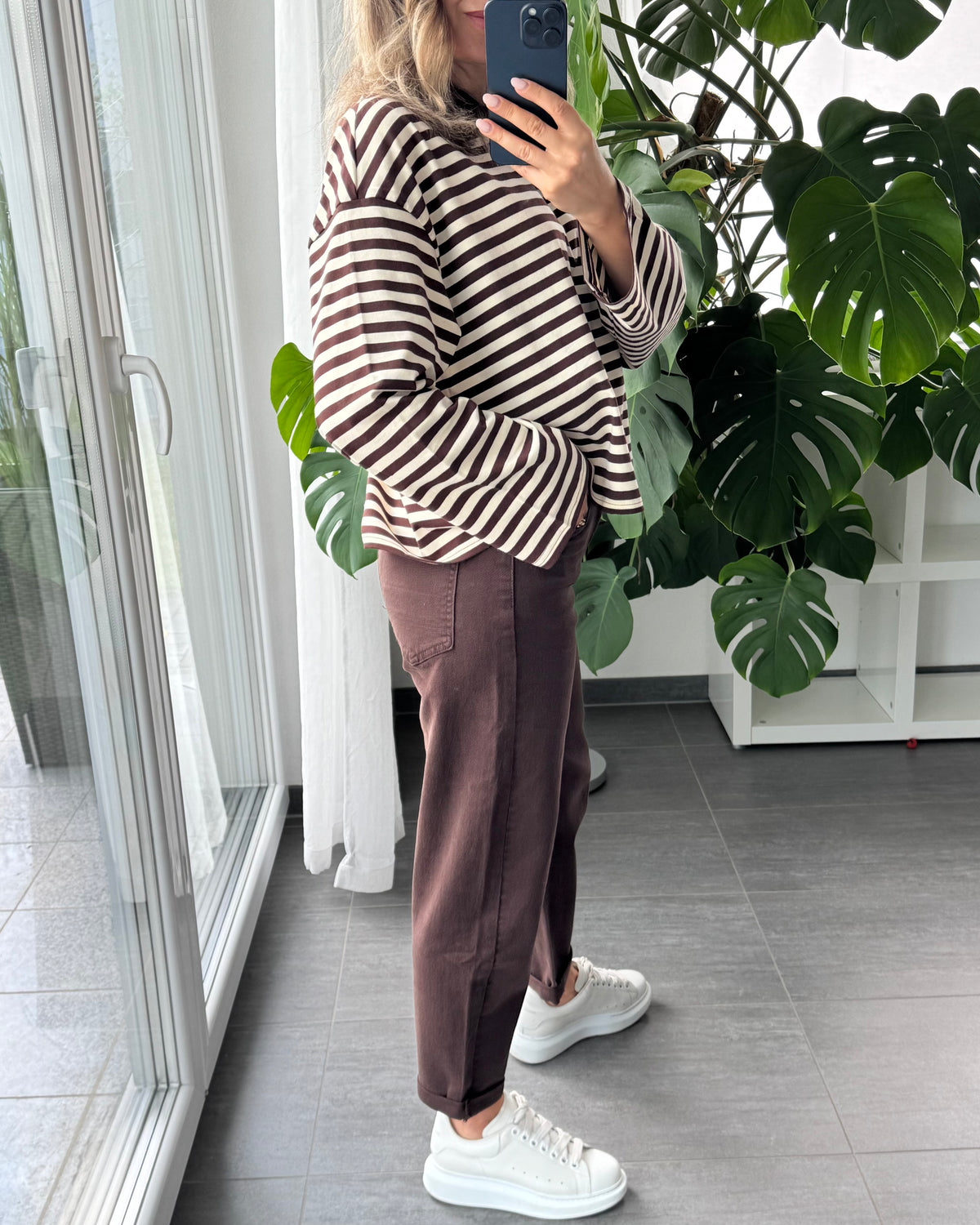 MOM JEANS Braun