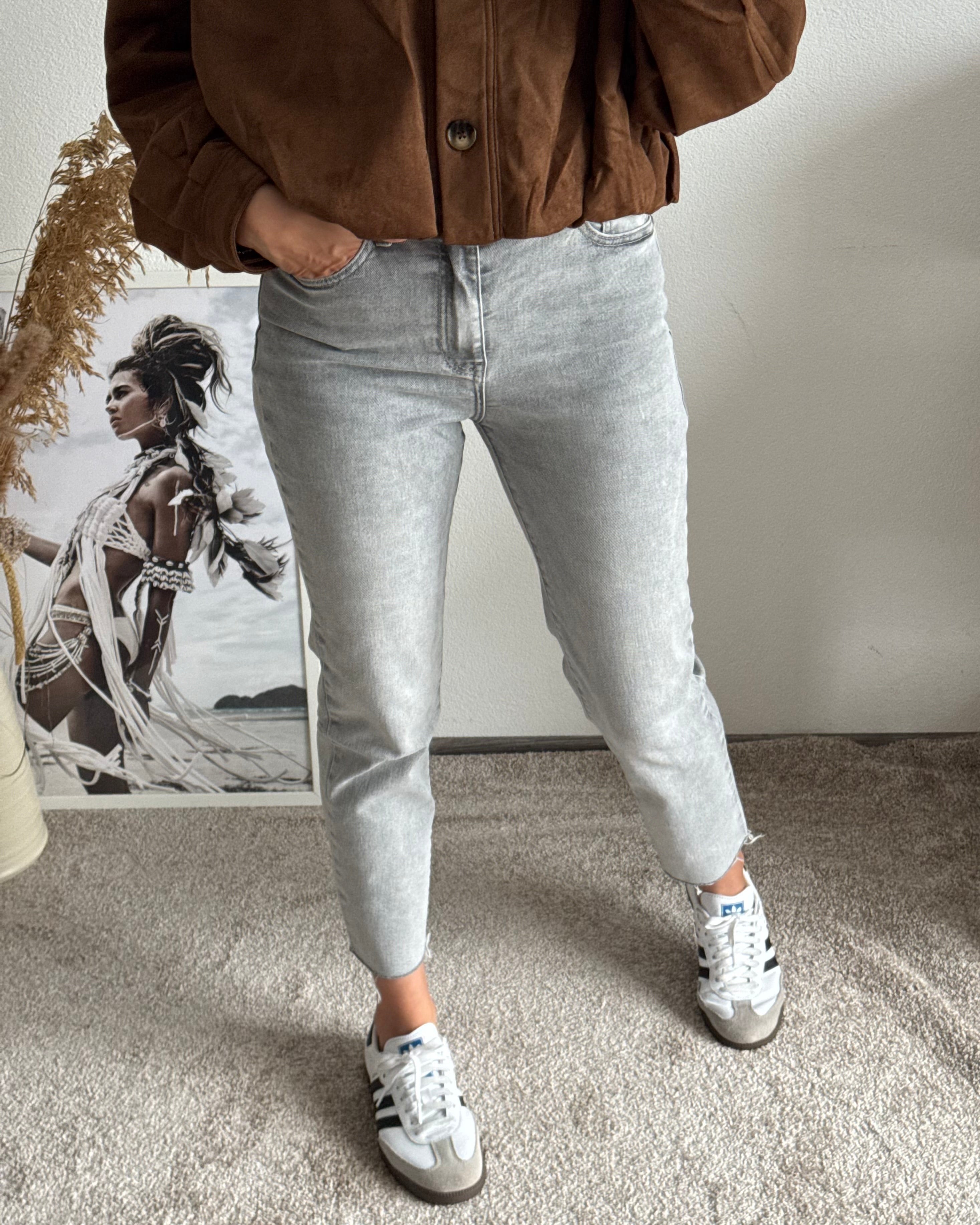 MOM JEANS HELLGRAU