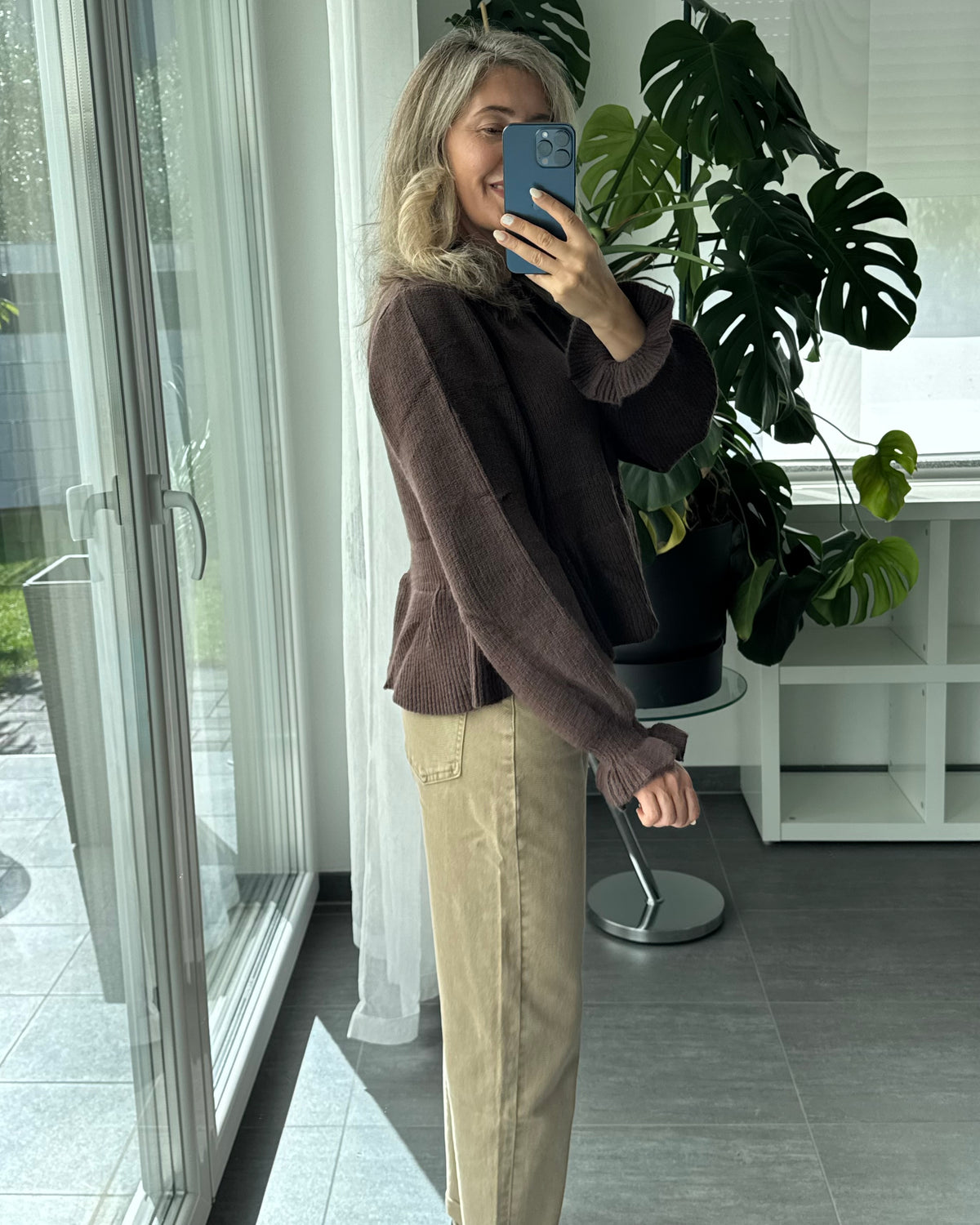 Taillierter Cardigan Mila Braun