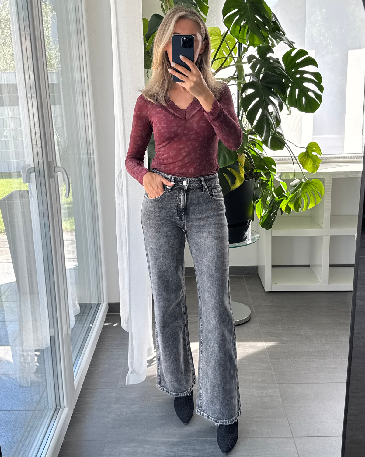 Straight Leg Jeans Grau