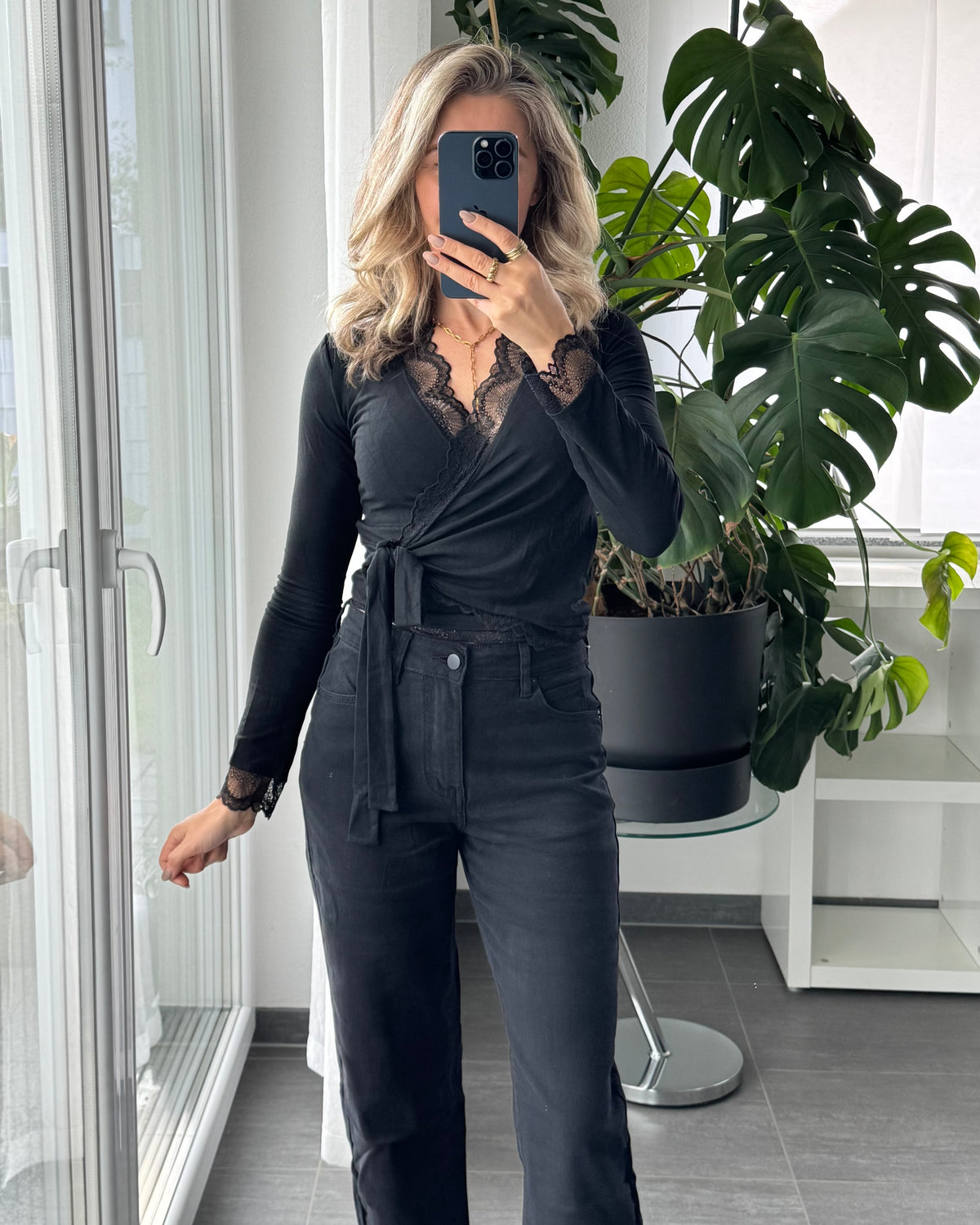Wickeloberteil mit Spitze Schwarz