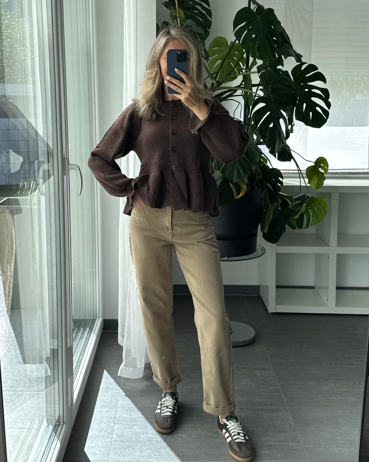 Taillierter Cardigan Mila Braun