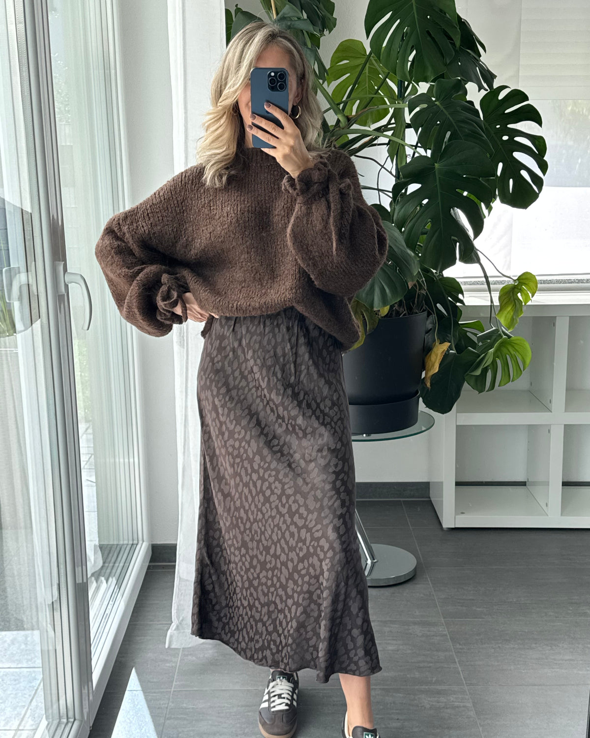 Strickpullover Fluffy mit Rüschenärmeln Braun