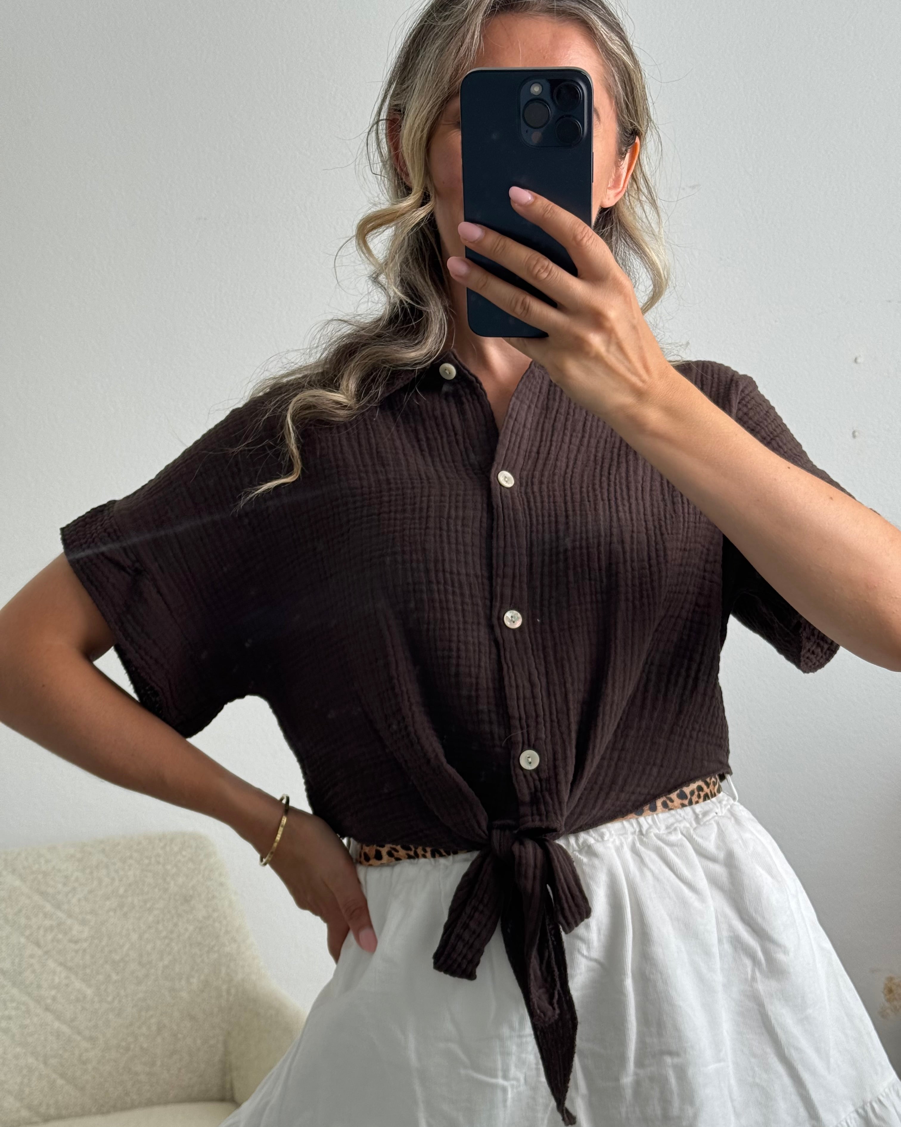 Musselinbluse zum Knoten braun