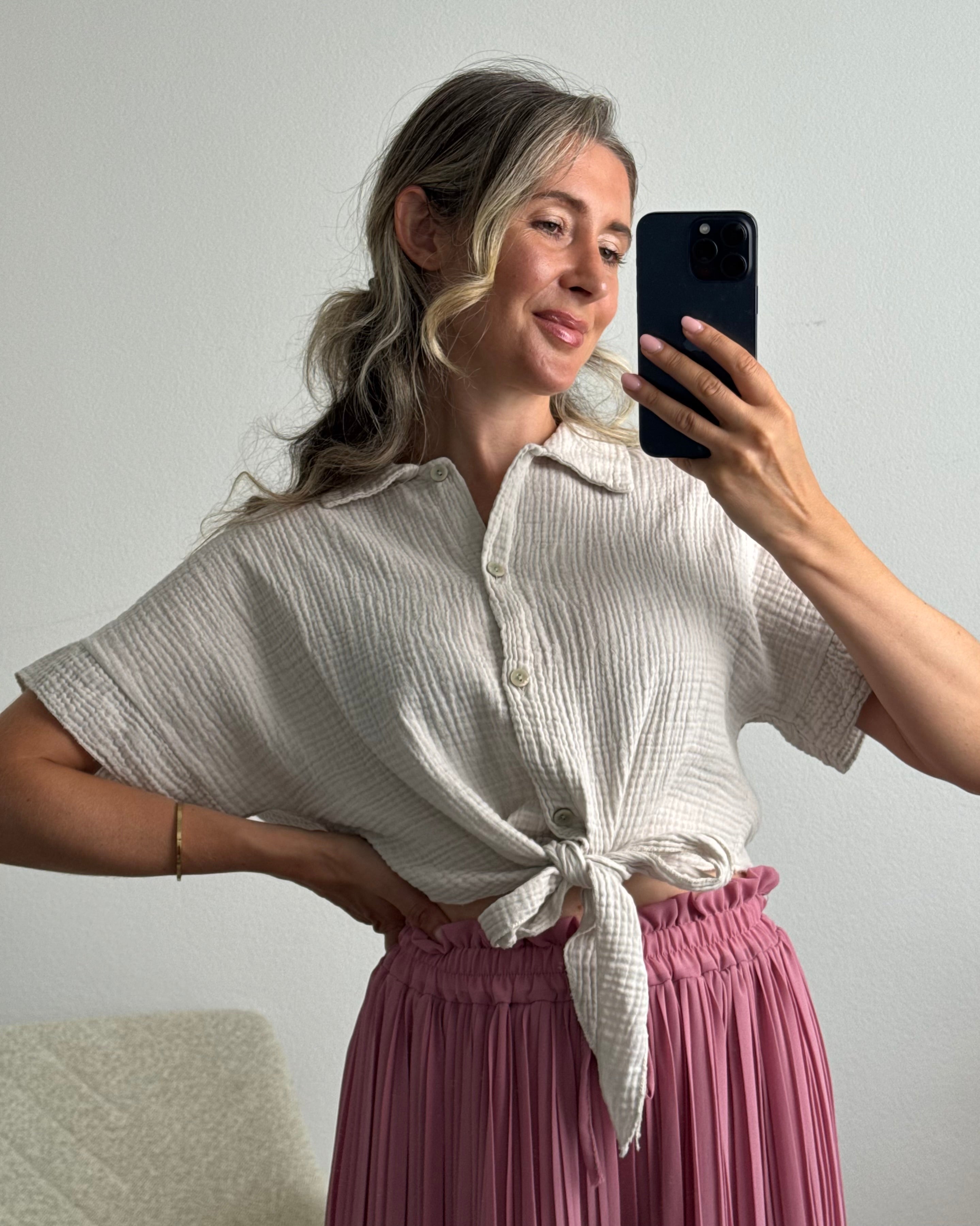 Musselinbluse zum Knoten beige