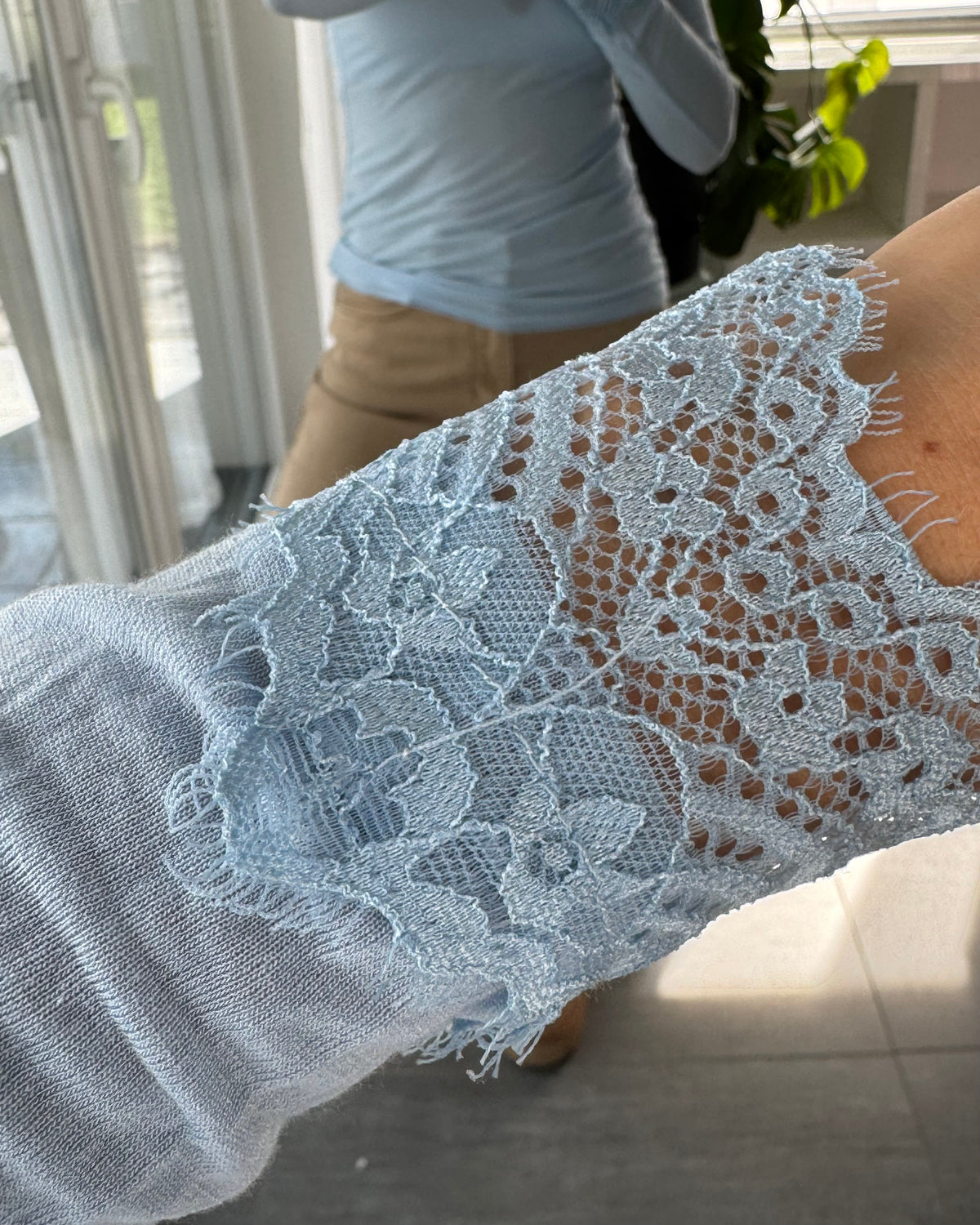 Kaschmir Longsleeve Spitze Softblau Premium-Qualität
