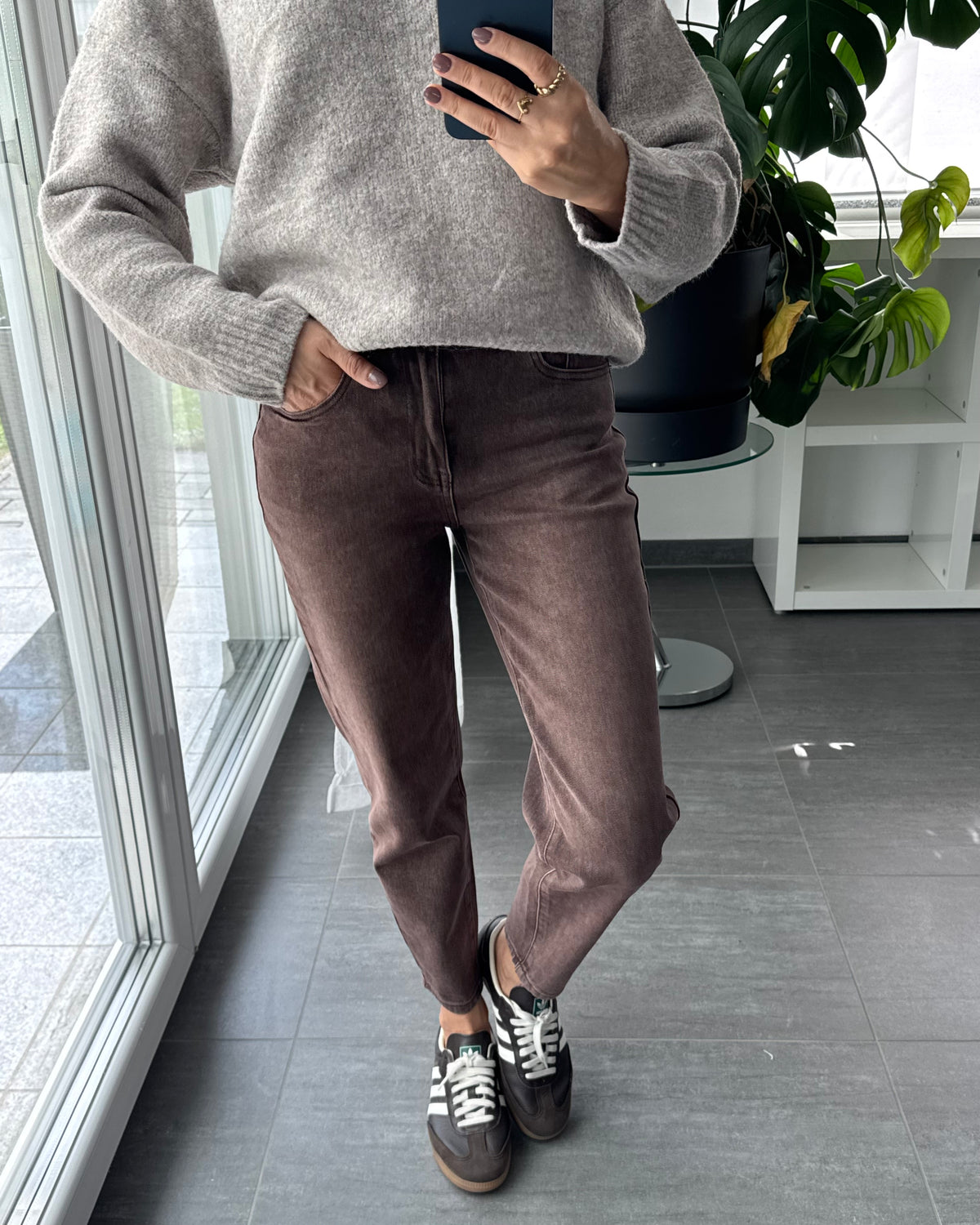 Mom Jeans Daily Chic Dark Taupe