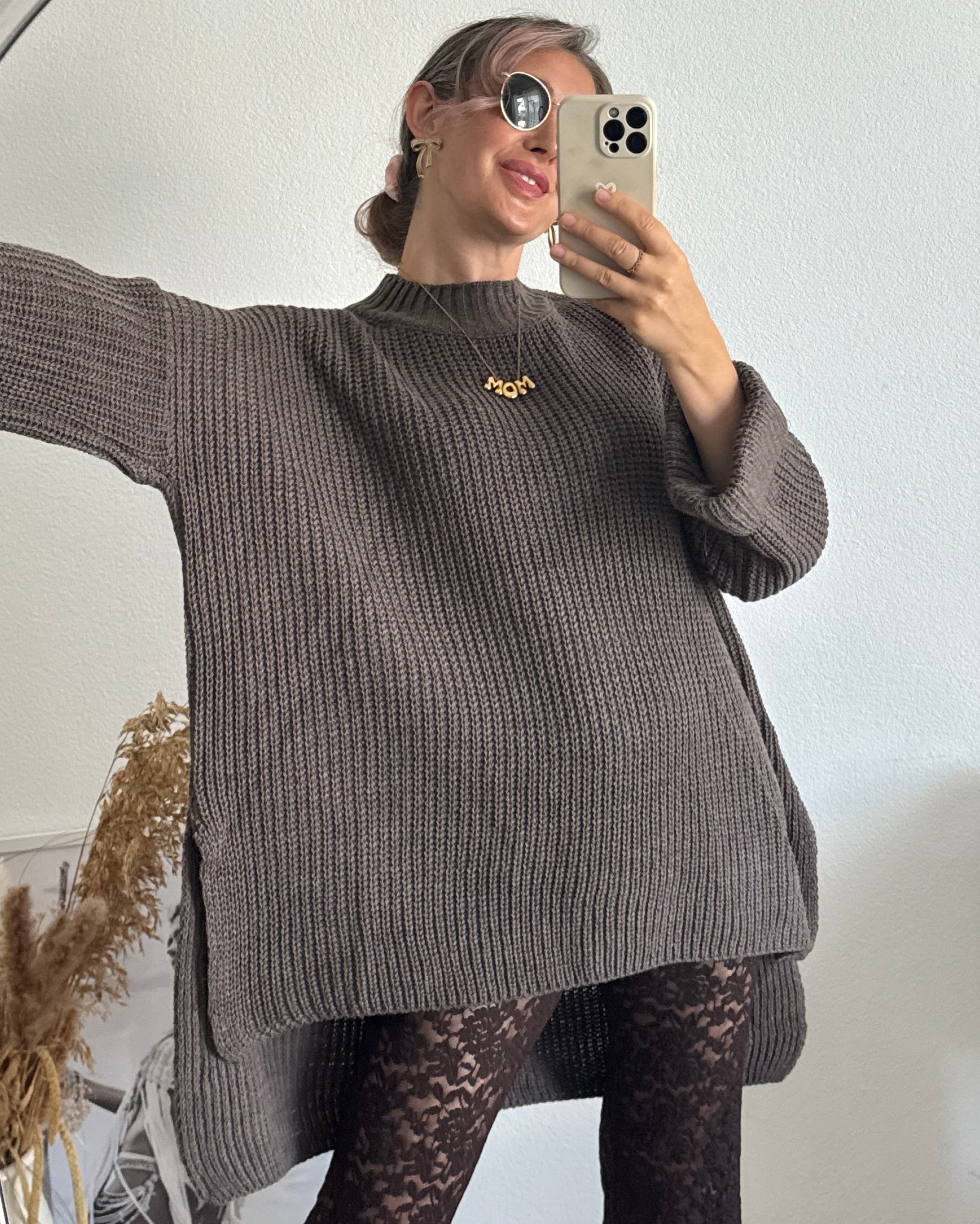 OVERSIZE PULLOVER MIT SCHLITZ