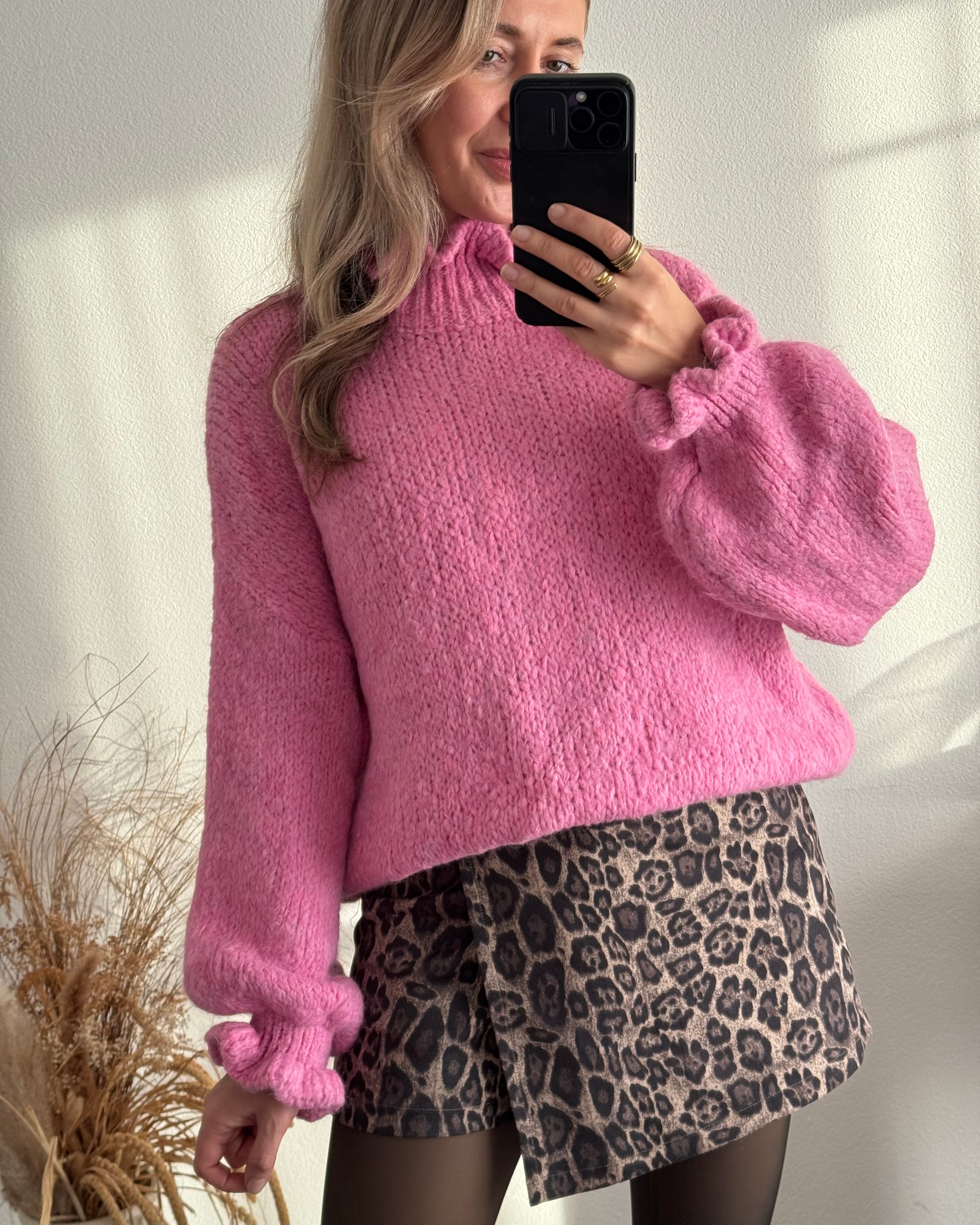 Kuschelweicher Pullover mit Rüschen Pink