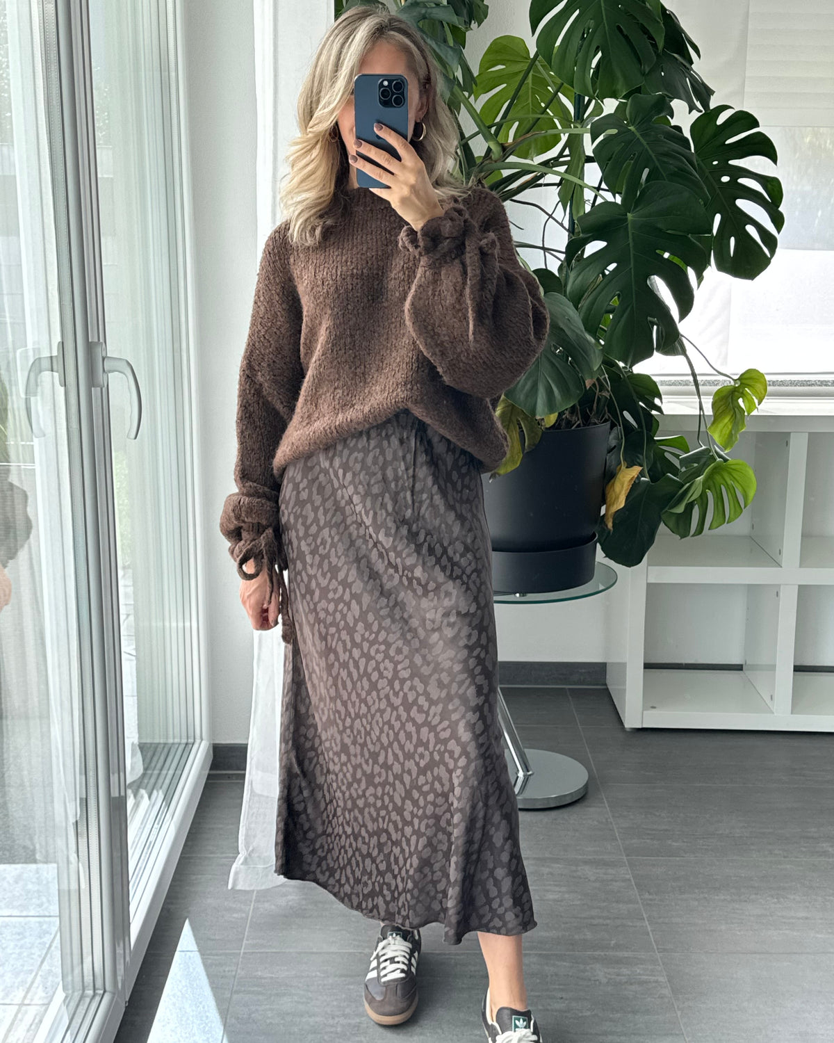 Strickpullover Fluffy mit Rüschenärmeln Braun